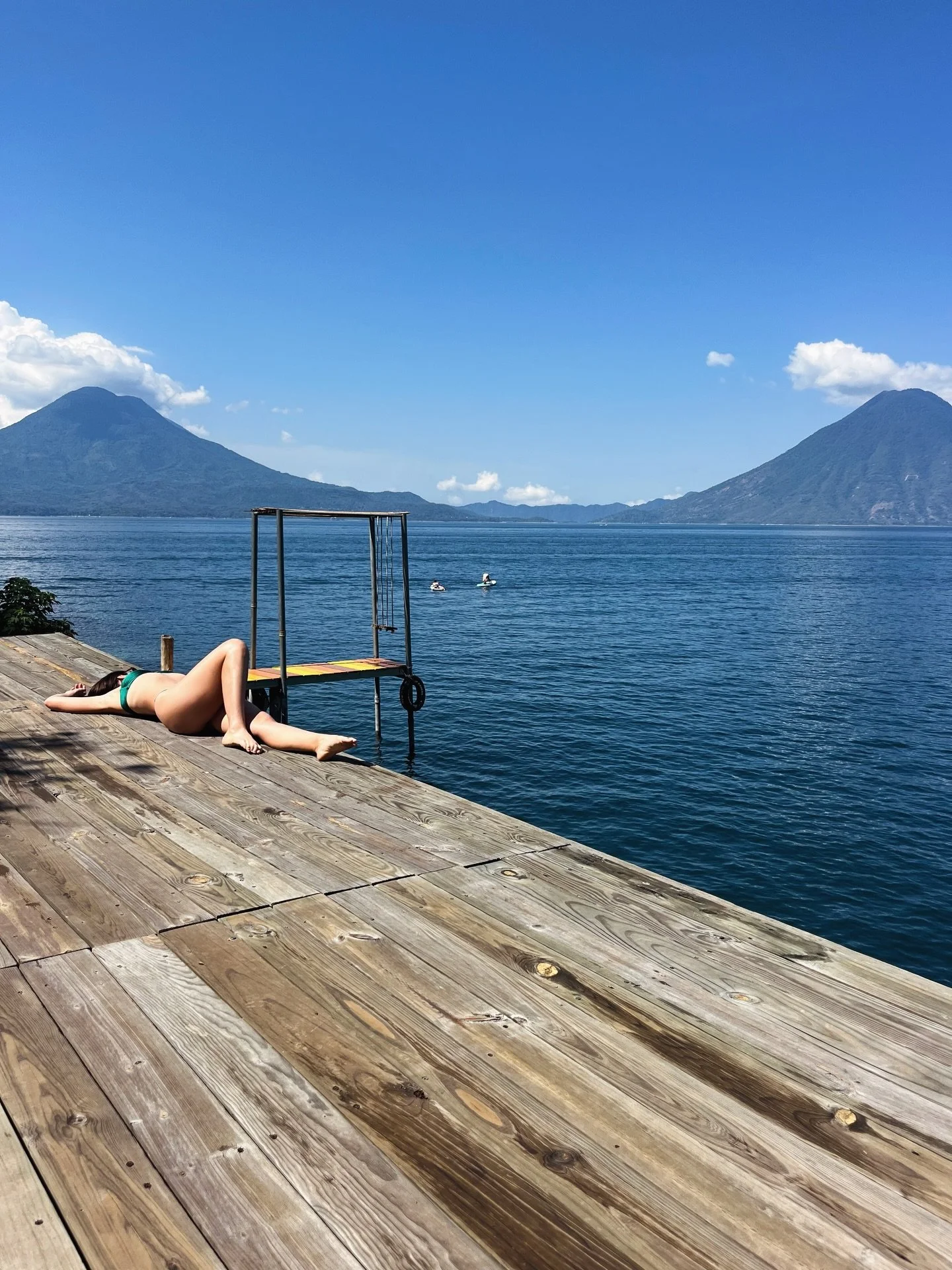 So&ntilde;ando aqu&iacute; en el lago 💙

Dreaming here at the lake 🩵

#lakeatitlan #santacruzlalaguna #guatemala
