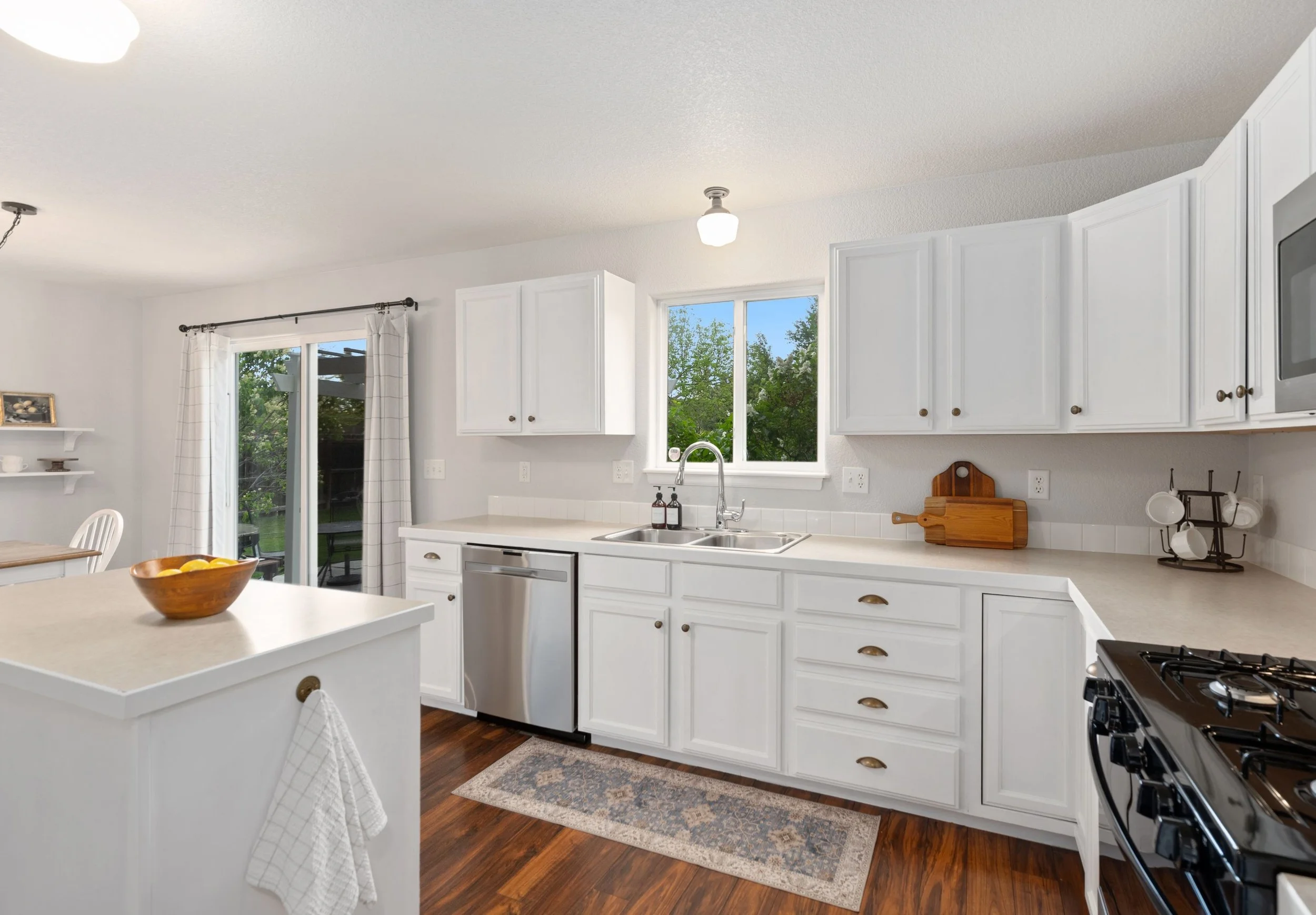 CO photo - kitchen 2.jpg