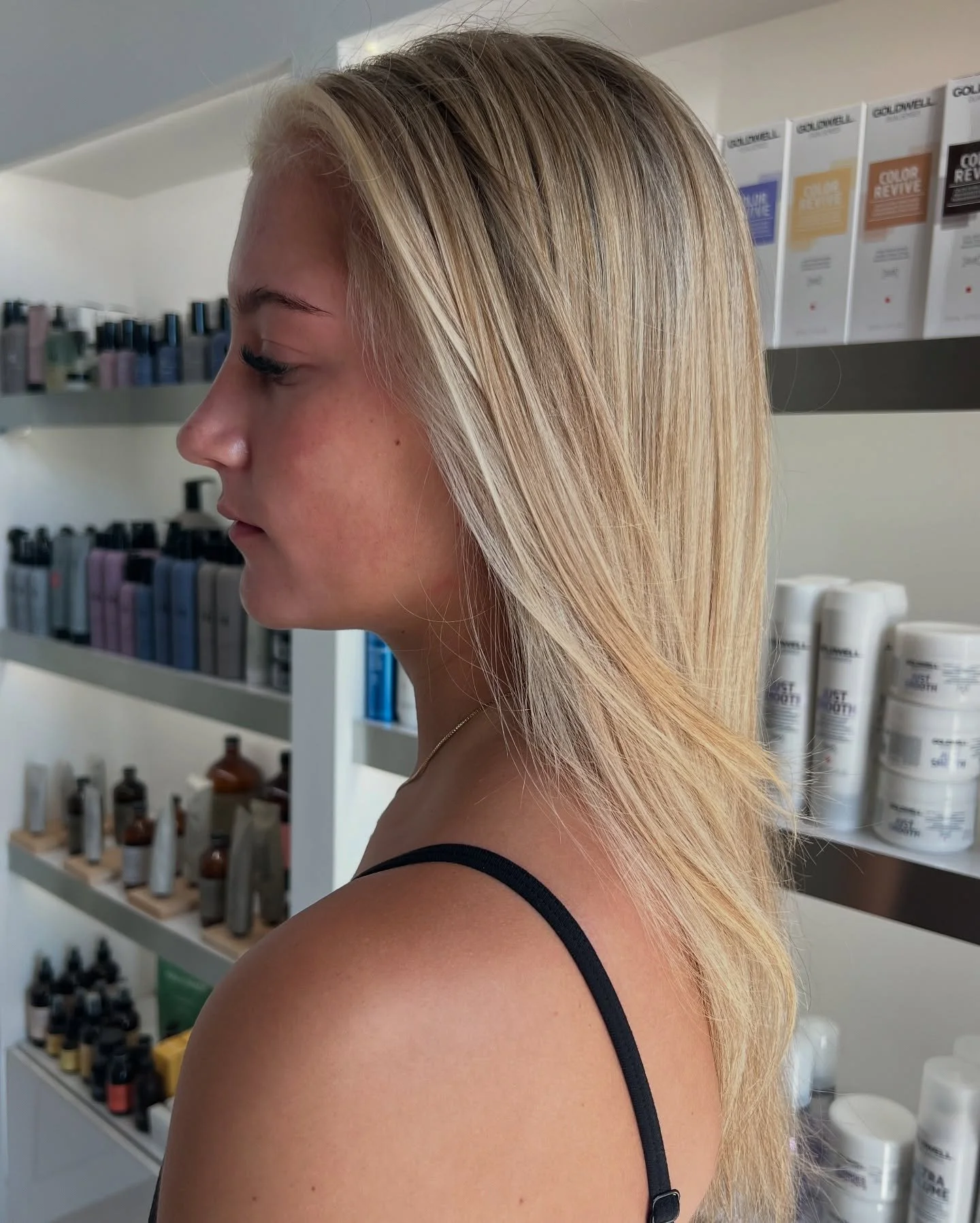 Beachy soft blondes to complement a new tanned complexion 
#randcolor
