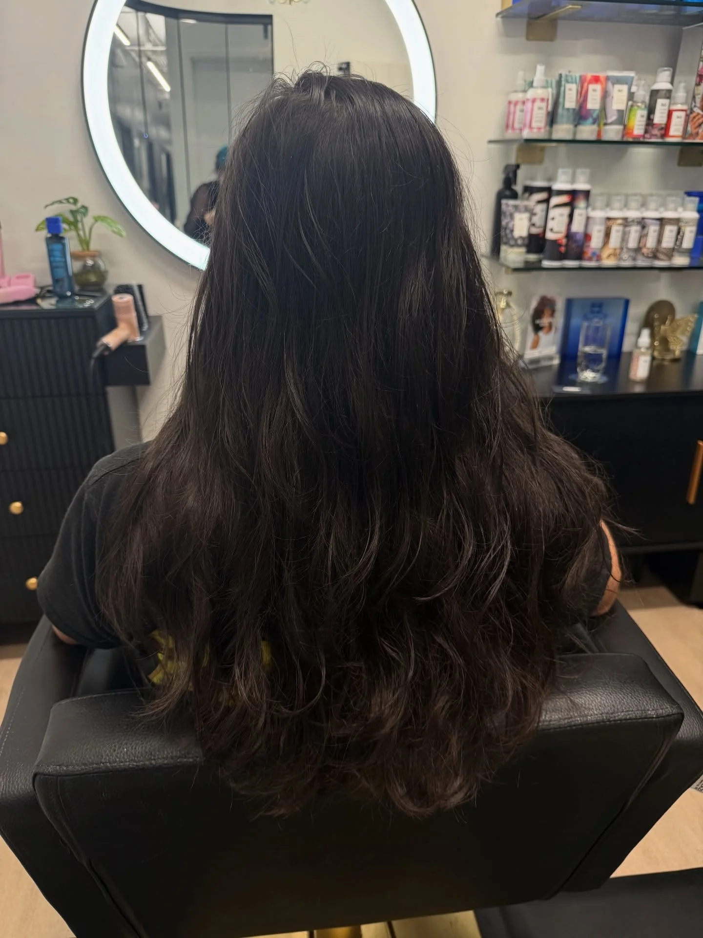 R&amp;Co Bleu Rosewater Wave Spray to revive a 4 day old blowout. 😍 on my favorite head of hair in the world. Guess who?