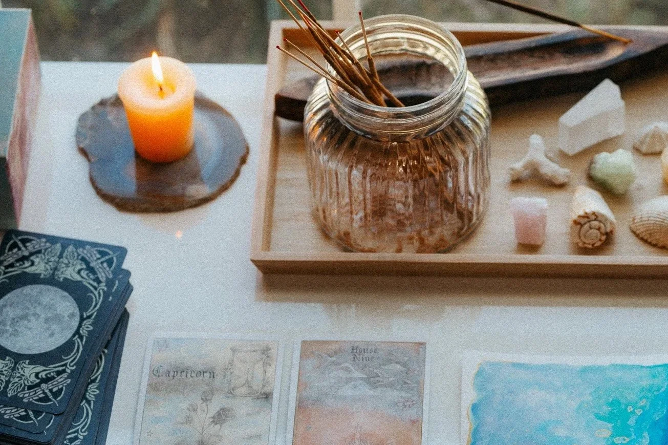 Why Predictive Tarot Can Feel Addictive.