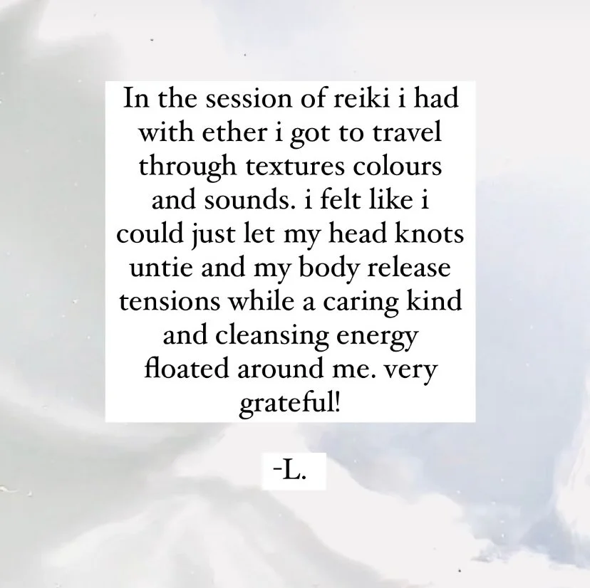 A white background with a quote about a reiki session, describing feelings of relaxation, releasing tension, and positive energy, signed with a dash and the letter L.