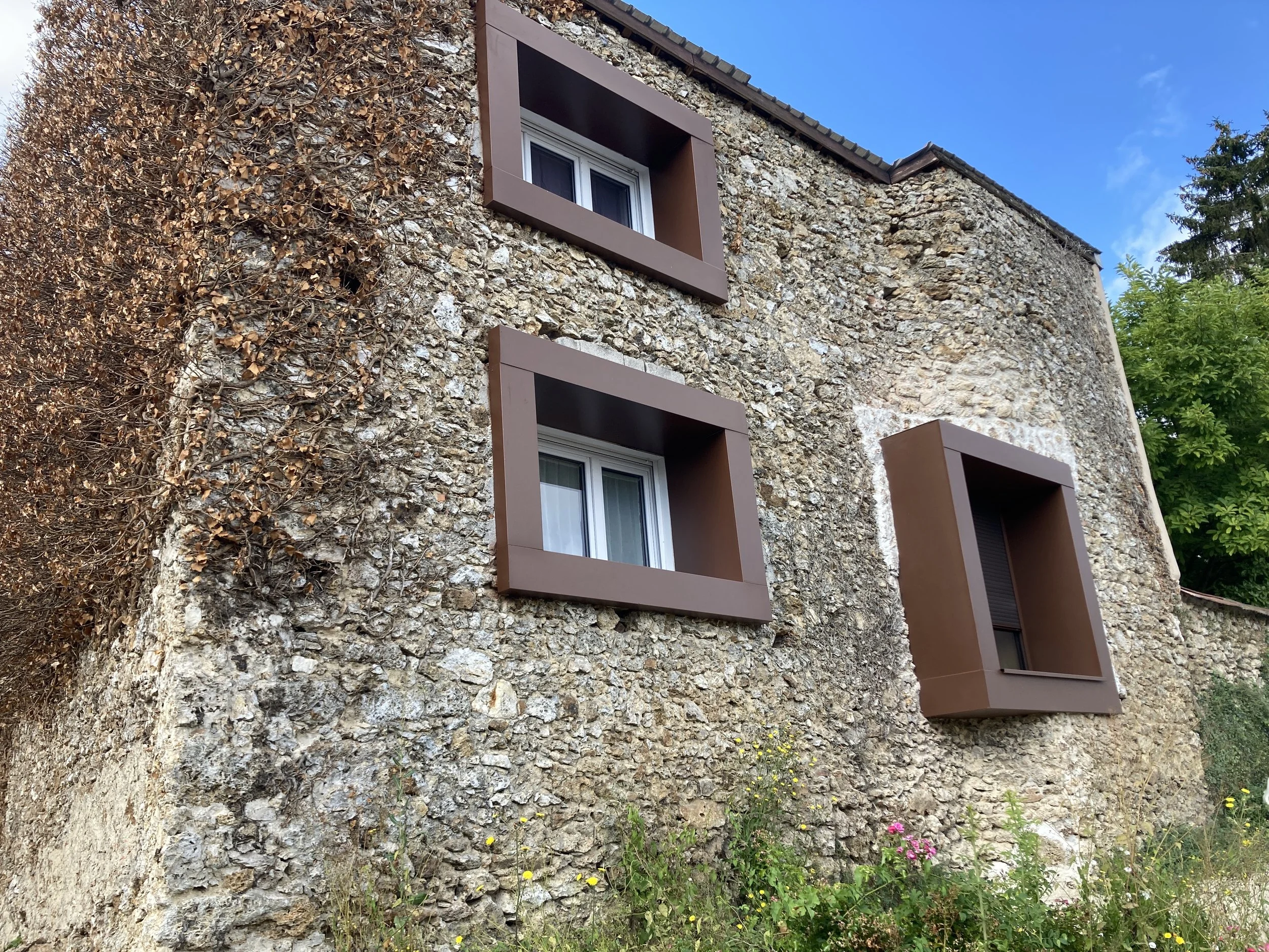 Aménagement d’une dépendance &amp; création d’un bow-window, à Boursault. 2025
