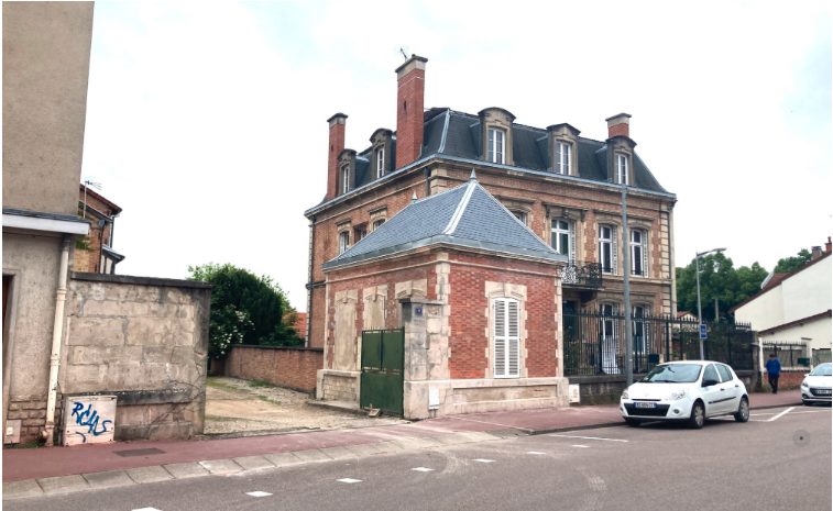 Travaux de charpente et de couverture traditionnelle d’une maison de maître, d’un petit pavillon XIXe, à Vitry-le-François. 2025