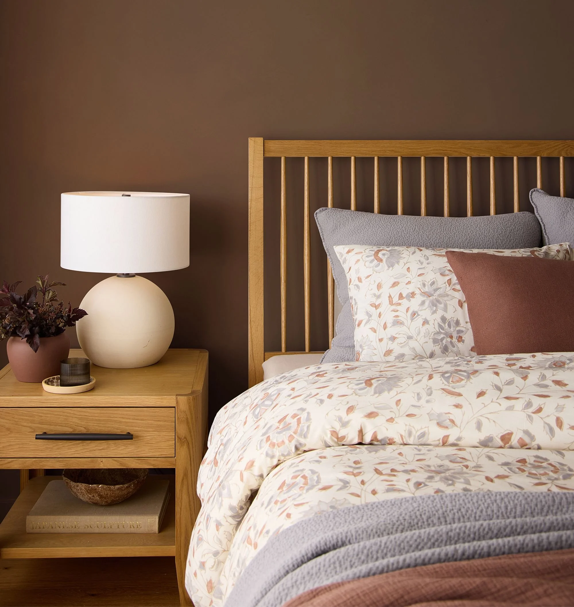 folk-abigail-ball-table-lamp-1-xl.jpg