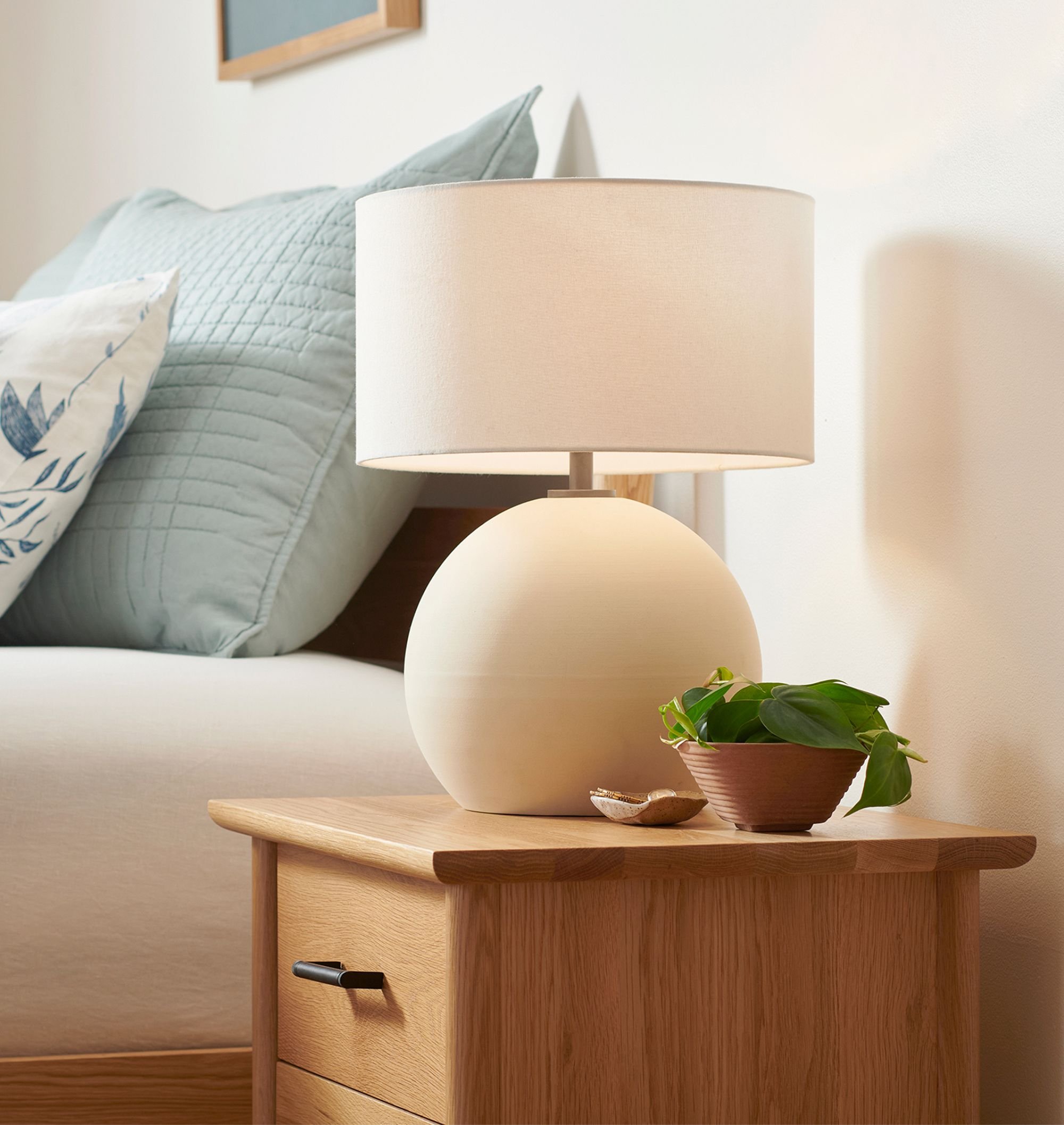 folk-abigail-ball-table-lamp-xl.jpg