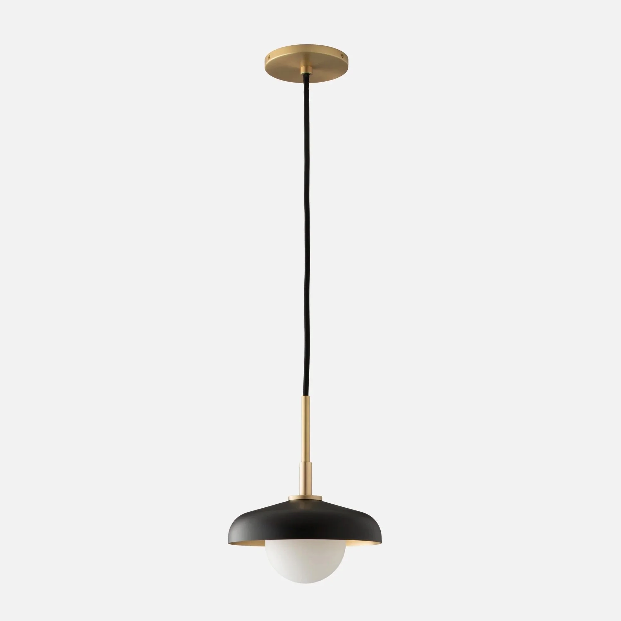 fall24_141808_caldera-9_-pendant-nb-tb_silo-_1x1_jw.jpeg