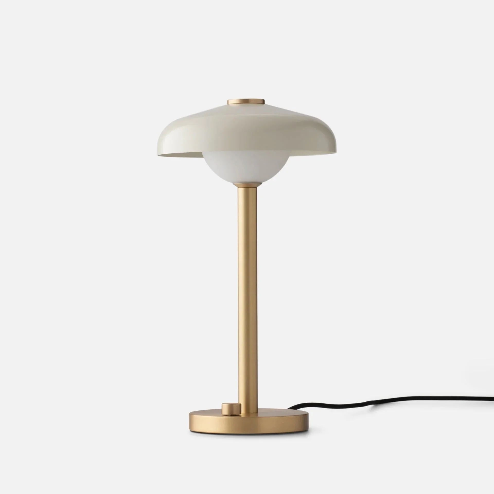 fall24_141849_caldera-9_-table-lamp-nb-swt-s_silo-_1x1_jw.jpeg