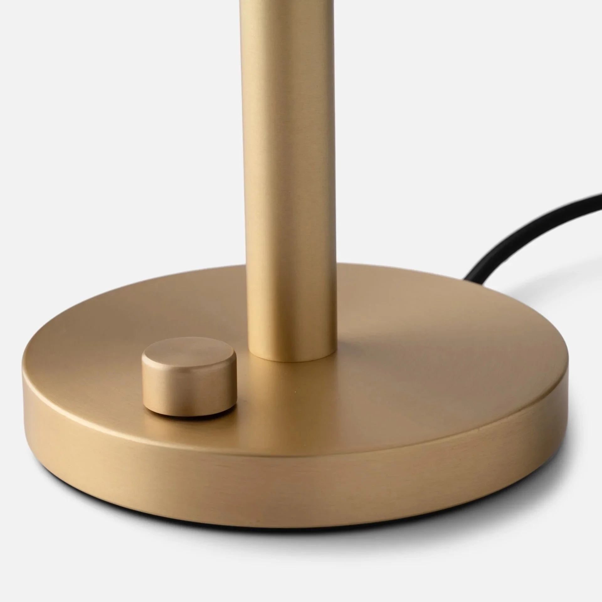 fall24_141850_caldera-9_-table-lamp-nb-tb_detail4_silo-_1x1_jw.jpeg