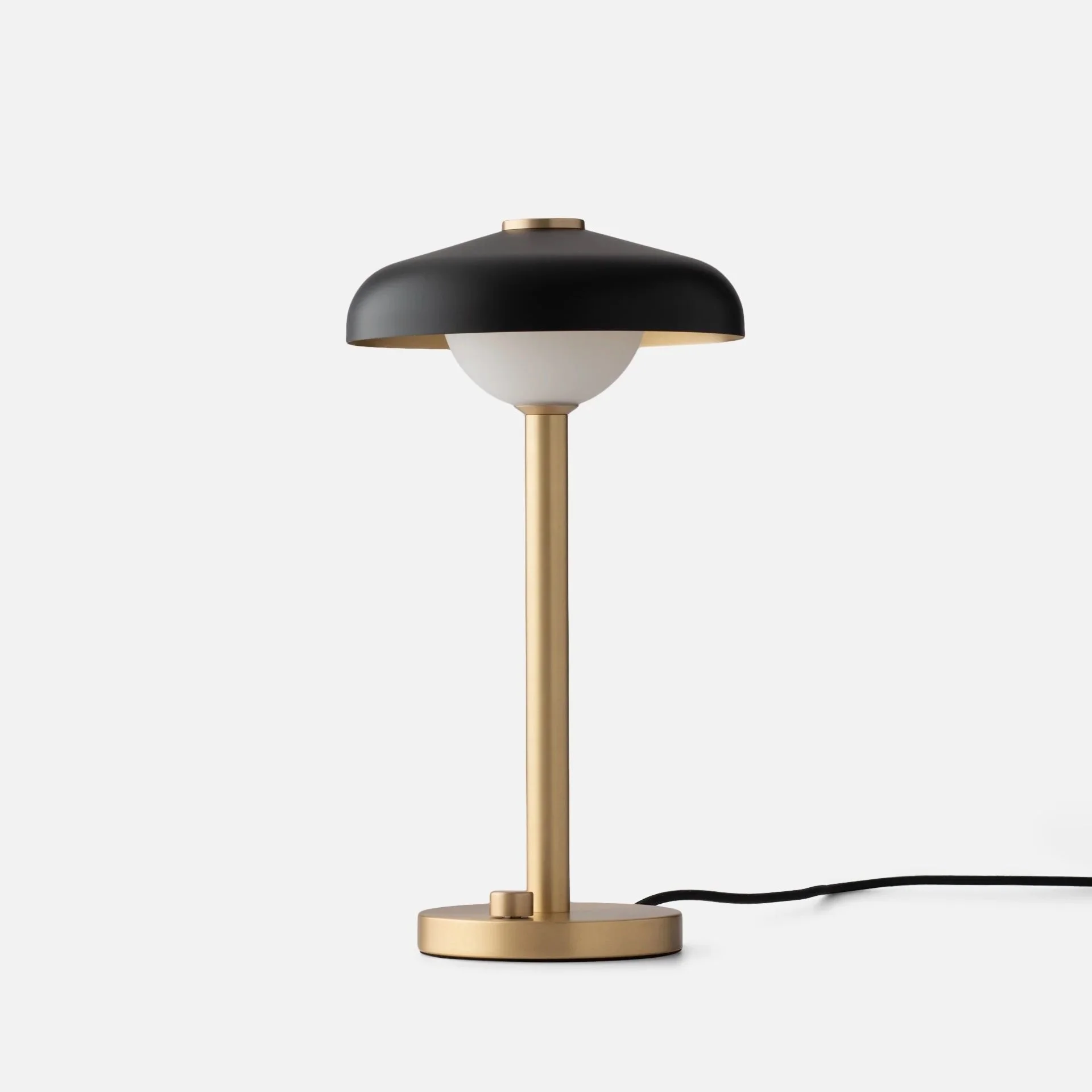 fall24_141850_caldera-9_-table-lamp-nb-tb_silo-_1x1_jw.jpeg