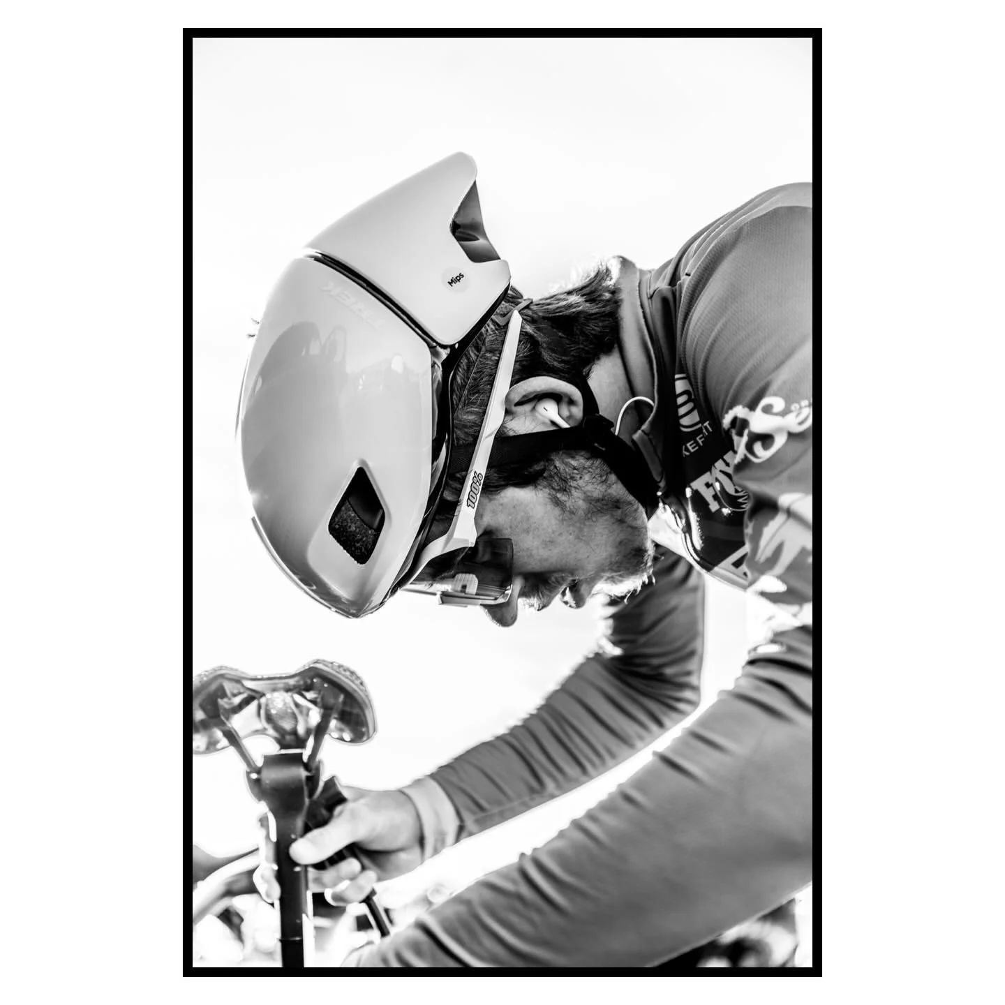 I seem to only get photos of @ethan.shirey wrenching on his bike and never riding it. Absolutely pinned day today here in Arizona, glad we were able to make the most of it💪

Next stop: home