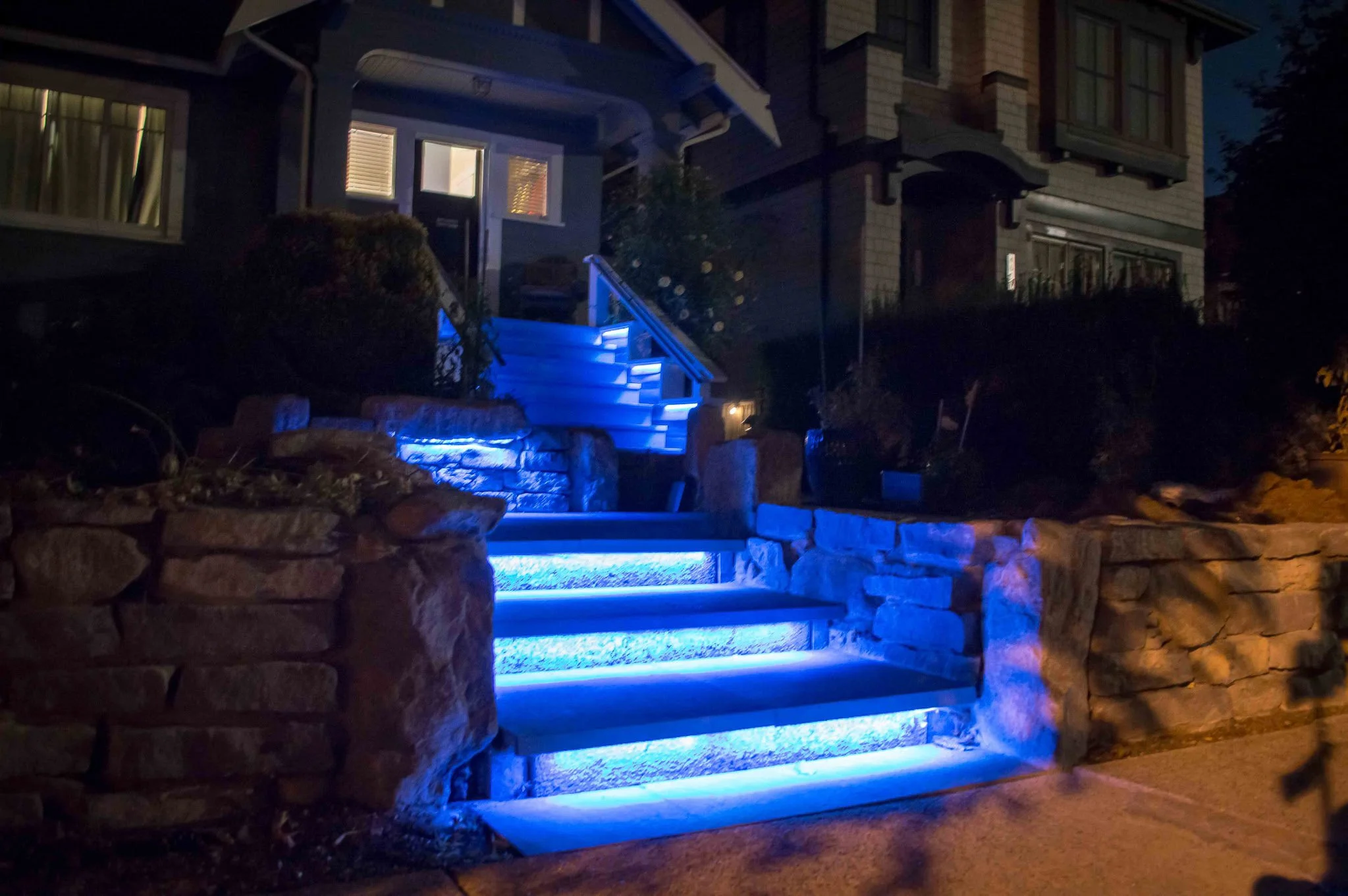 Outdoor step lights for safety & style outdoors