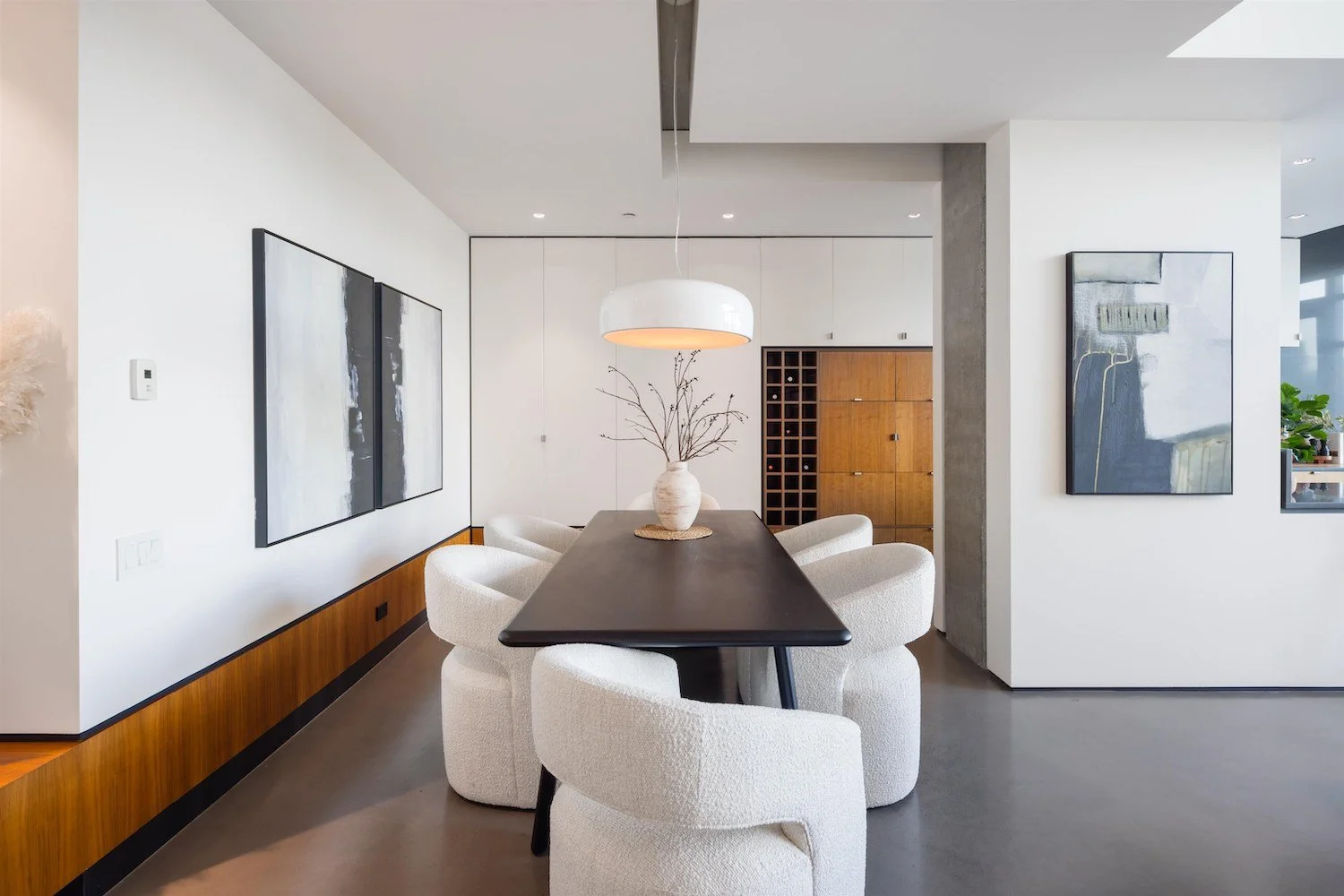 Case Study: How Strategic Staging Repositioned a Luxury Waterfront Townhouse in Yaletown