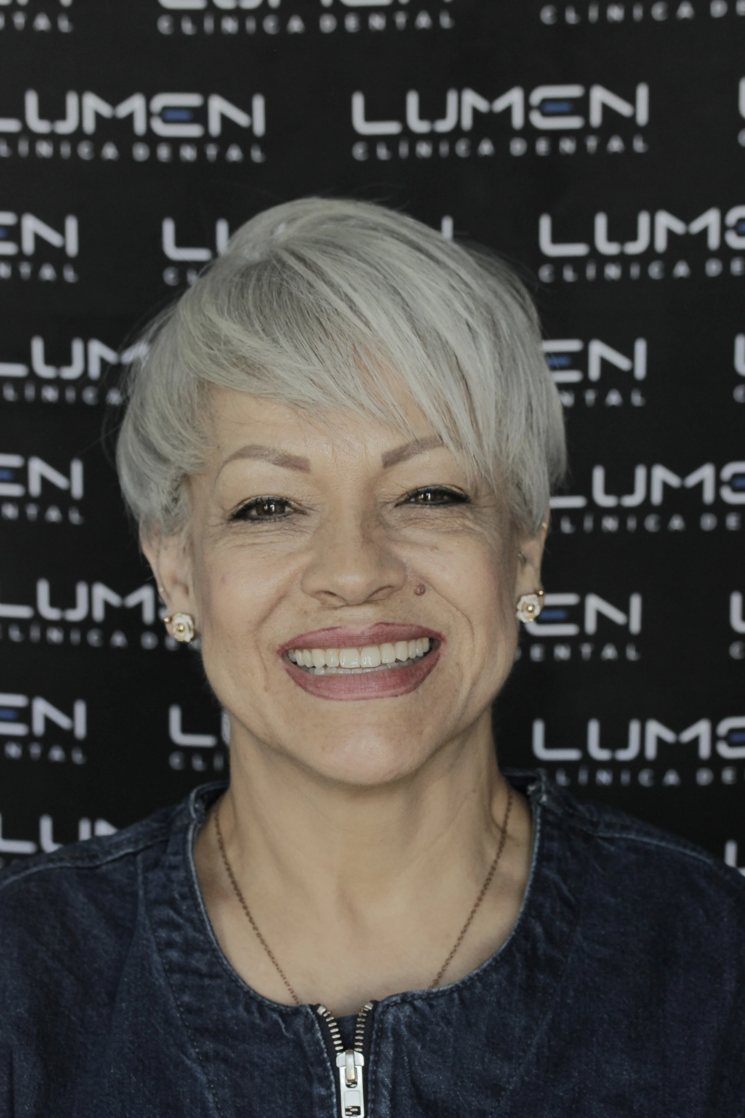 sonrisa perfecta, blanca y saludable