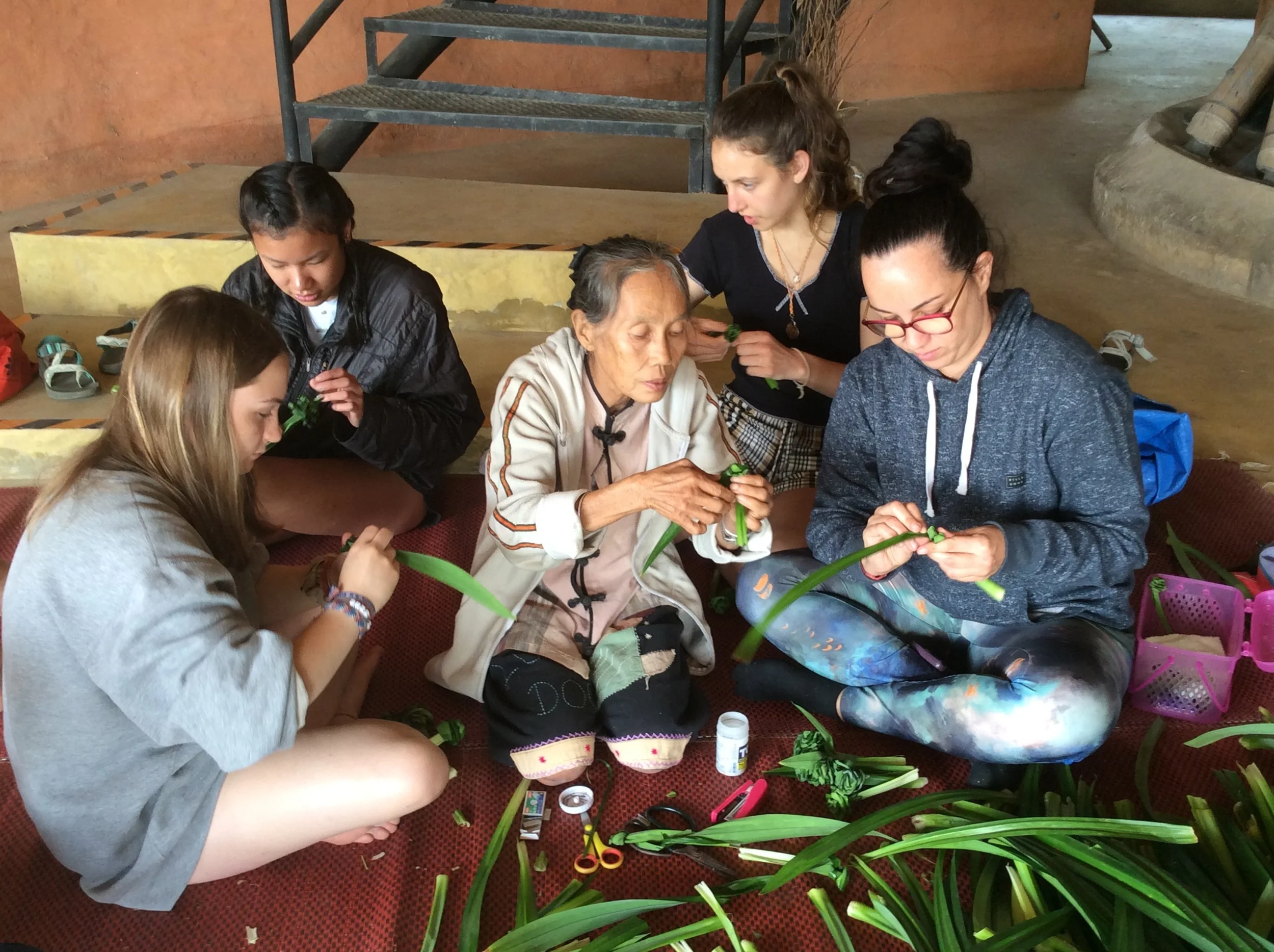 Sanpatong bouquet crafting 1.JPG