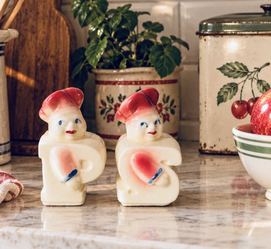 Kitchy Salt & Pepper Shakers S&P Chefs Shawnee USA