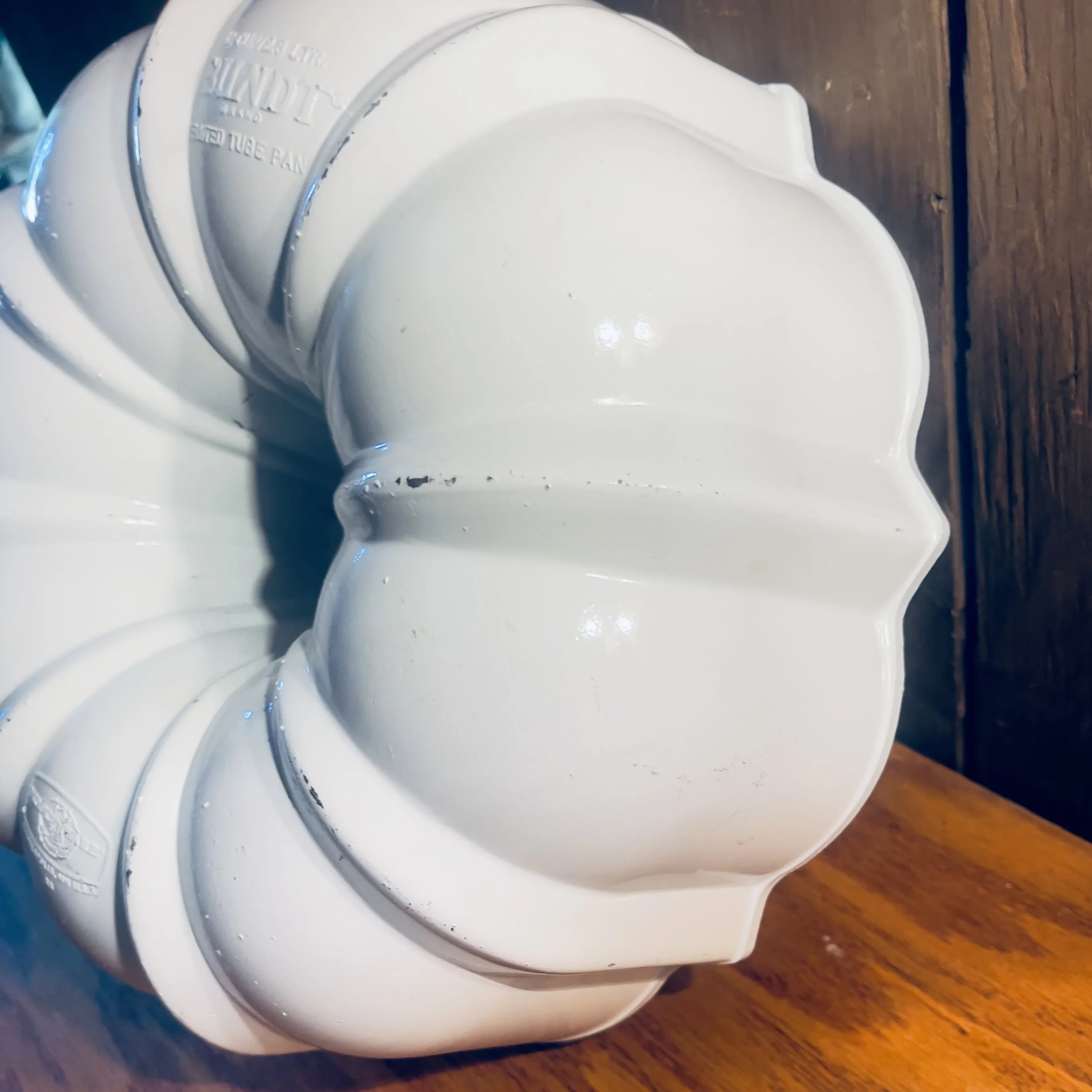 Bundt Pan 10” Fluted Tube - Nordic Ware, USA