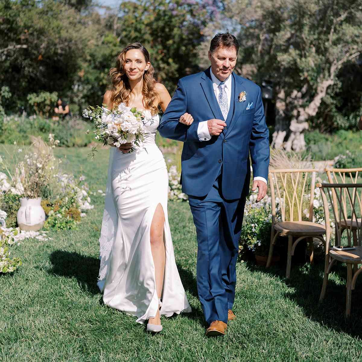 01-Walk-Down-the-Aisle-Jenny-Quicksall-Photography-b97e374bf0114d61b72a76268d64573f.jpg