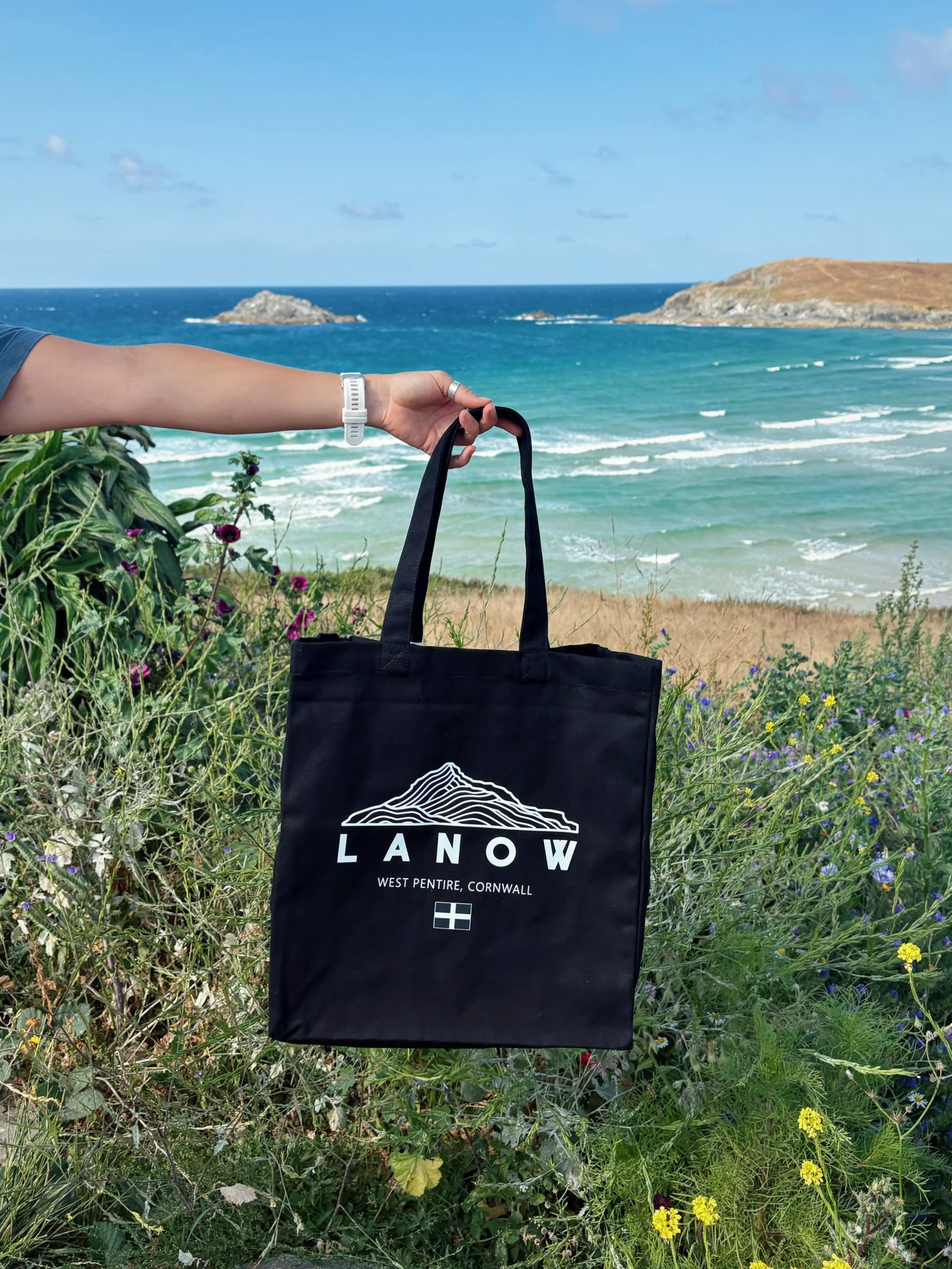 Lanow Black Tote Bag