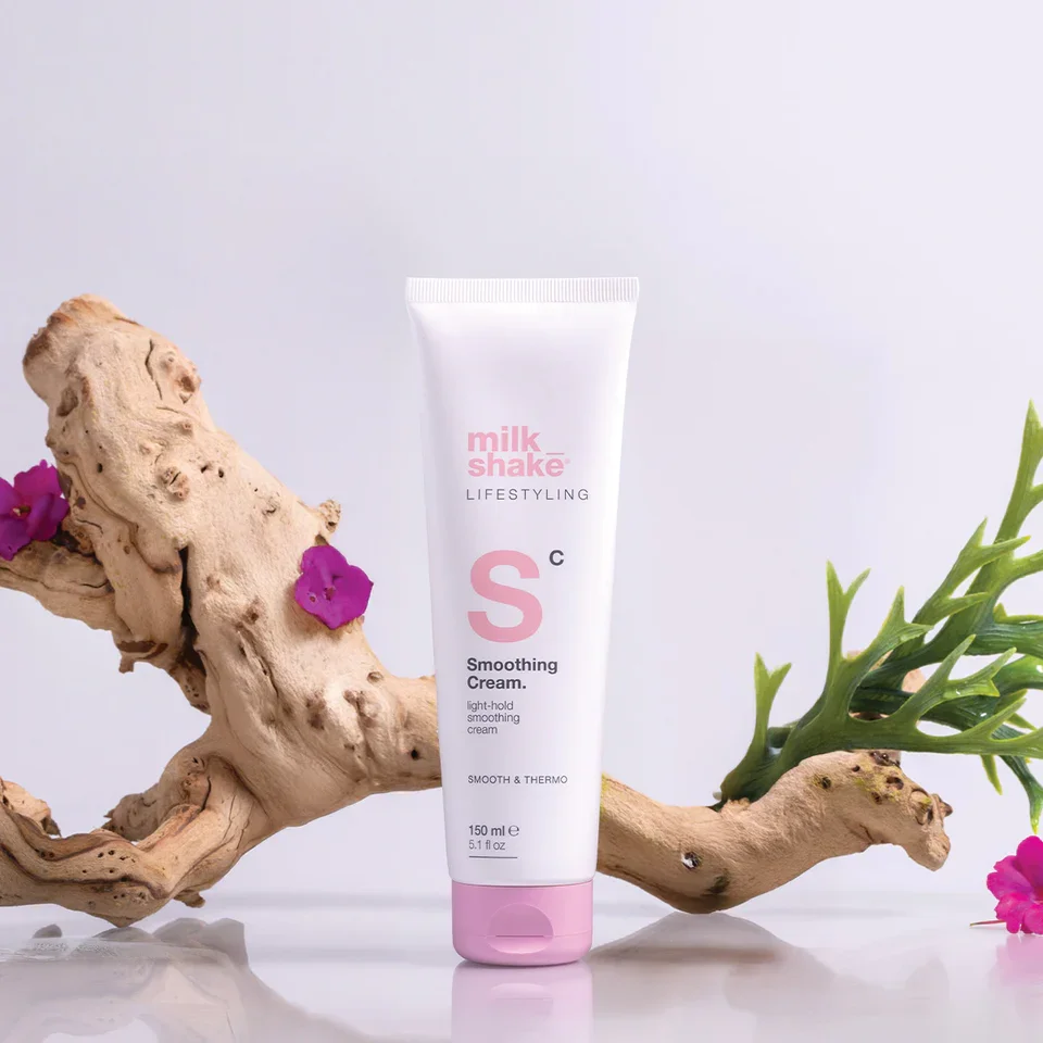 milk-shake-lifestyling-smoothing-cream-lifestyle.webp