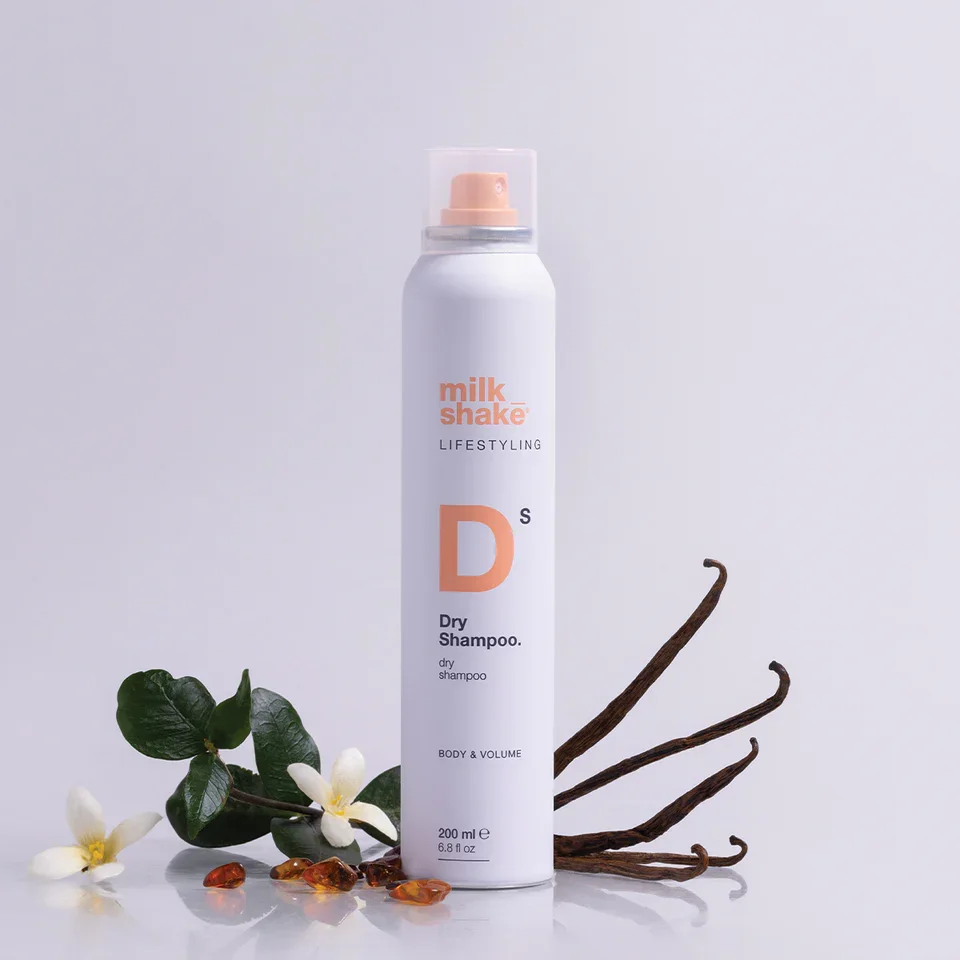 milk-shake-lifestyling-dry-shampoo-lifestyle.webp