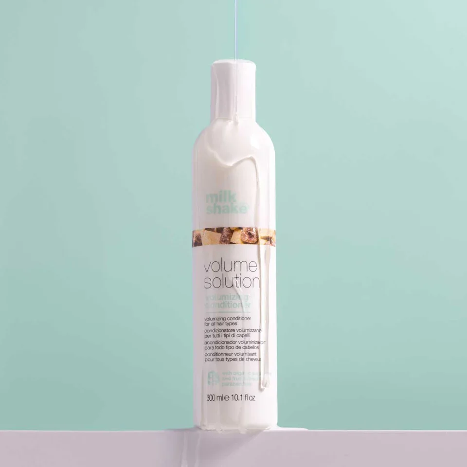 milk-shake-volumizing-conditioner-lifestyle.webp