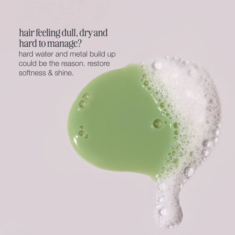 milk-shake-deep-detox-shampoo-pro-tip.webp