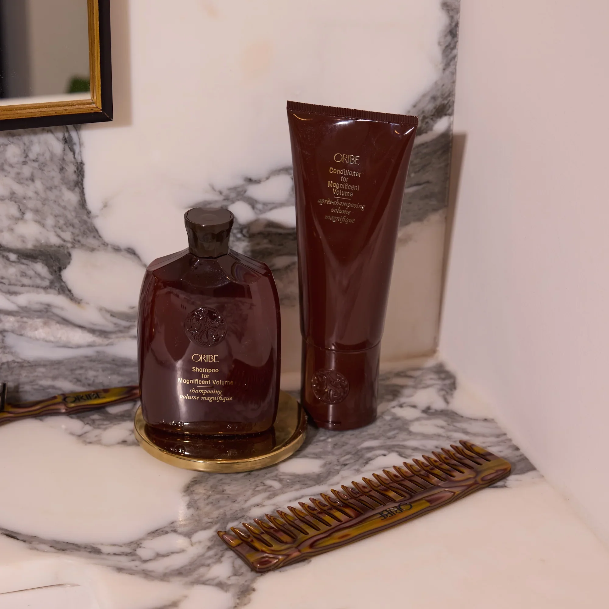 Oribe-SereneScalp_Shot-14_5140_1x1_bb6af439-fca0-4e3f-8984-03e52935a41f.webp