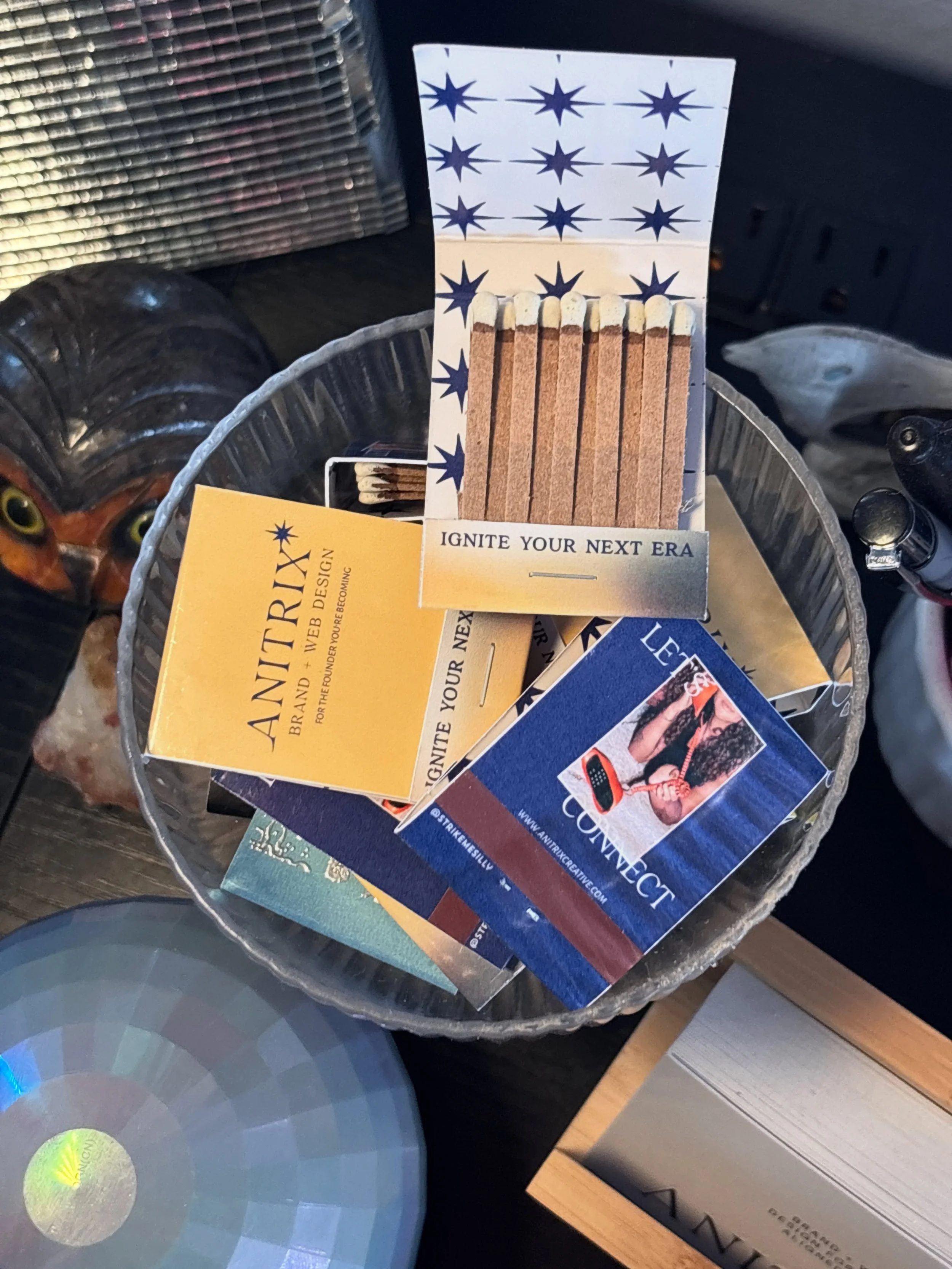 Eeeep! The cutest branded matchbooks from @strikemesilly 🔥✴️

A refreshing way to share my businesses contact info 📇💻

(Alternative business cards, creative business ideas, brand experience)

#matchbook #businesscardideas #branding