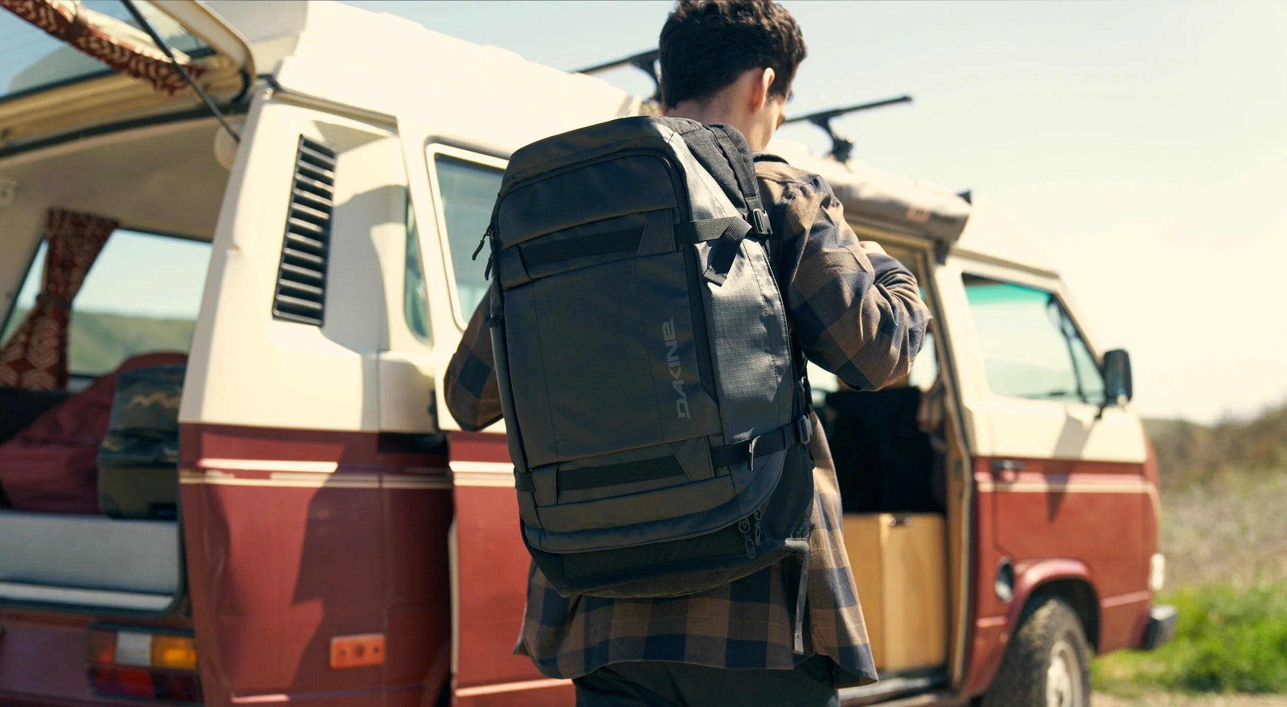 2800px Dakine Ranger Van Hero.jpg