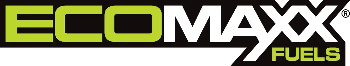 Logo van ECOMAXX FUELS in groene en witte letters op een zwarte achtergrond.