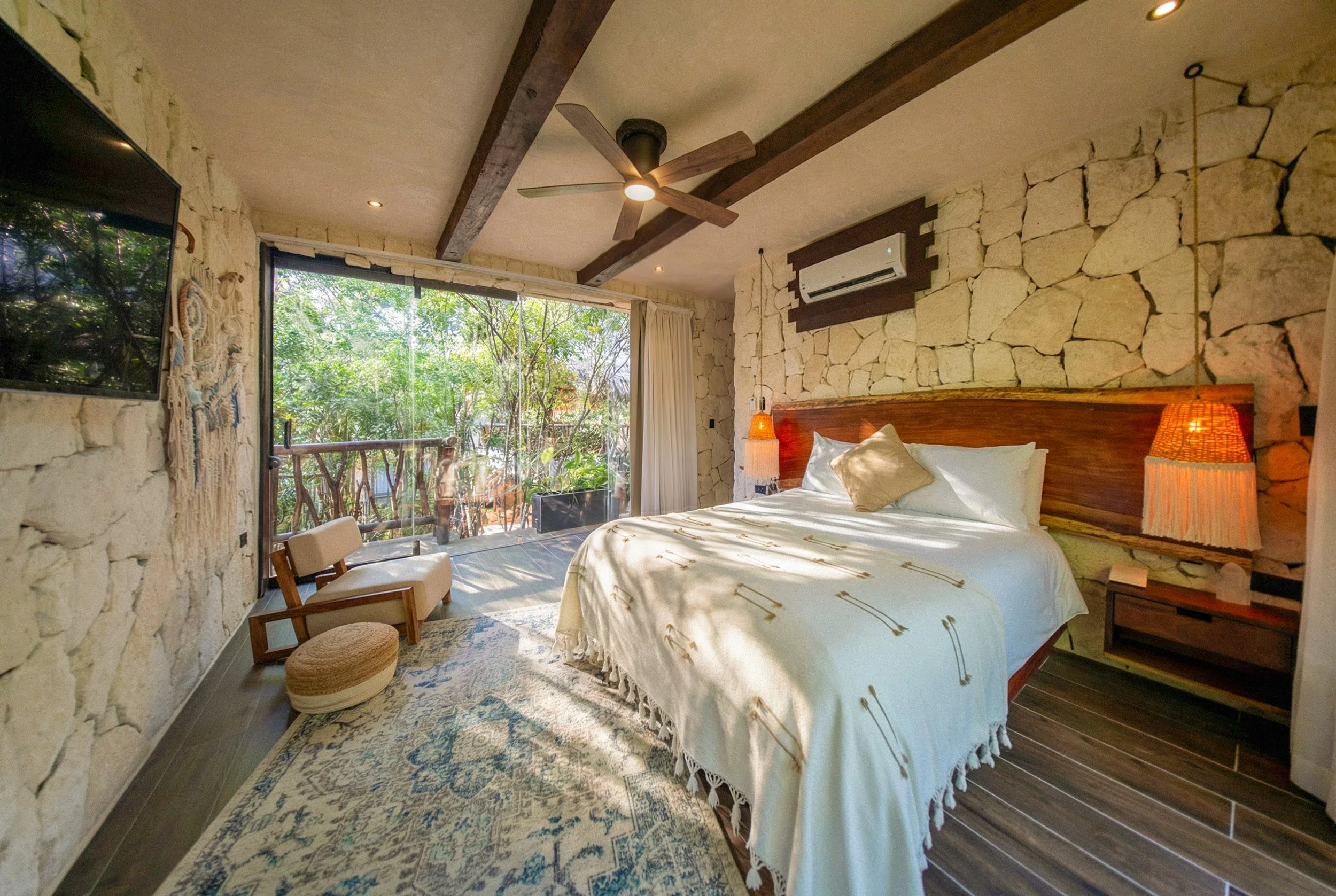 PRIVATE SUITE (PER GUEST DEPOSIT)
