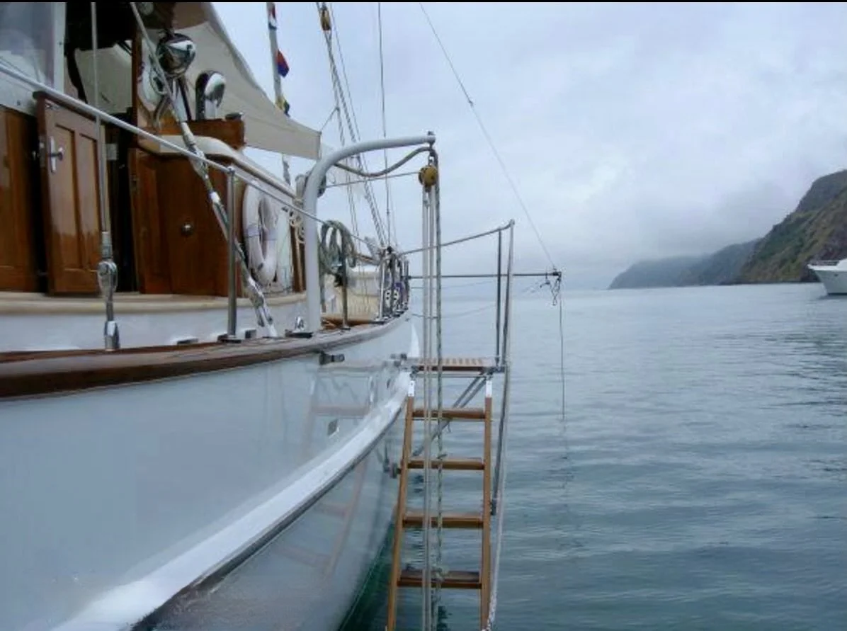 WEEKLY CHARTER UP TO 6 PEOPLE