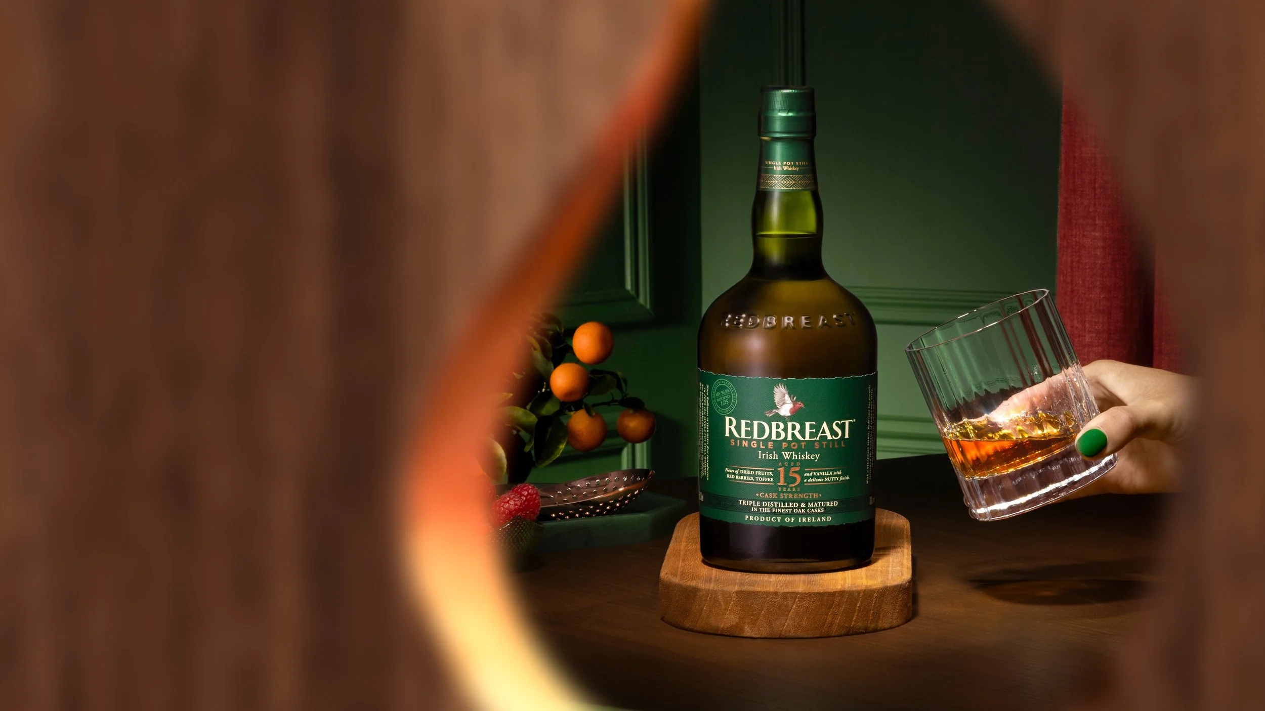 REDBREAST_15-YEAR-CASK-STRENGTH_PHOTOGRAPHY_16X9_@5ADHBH_1.jpg