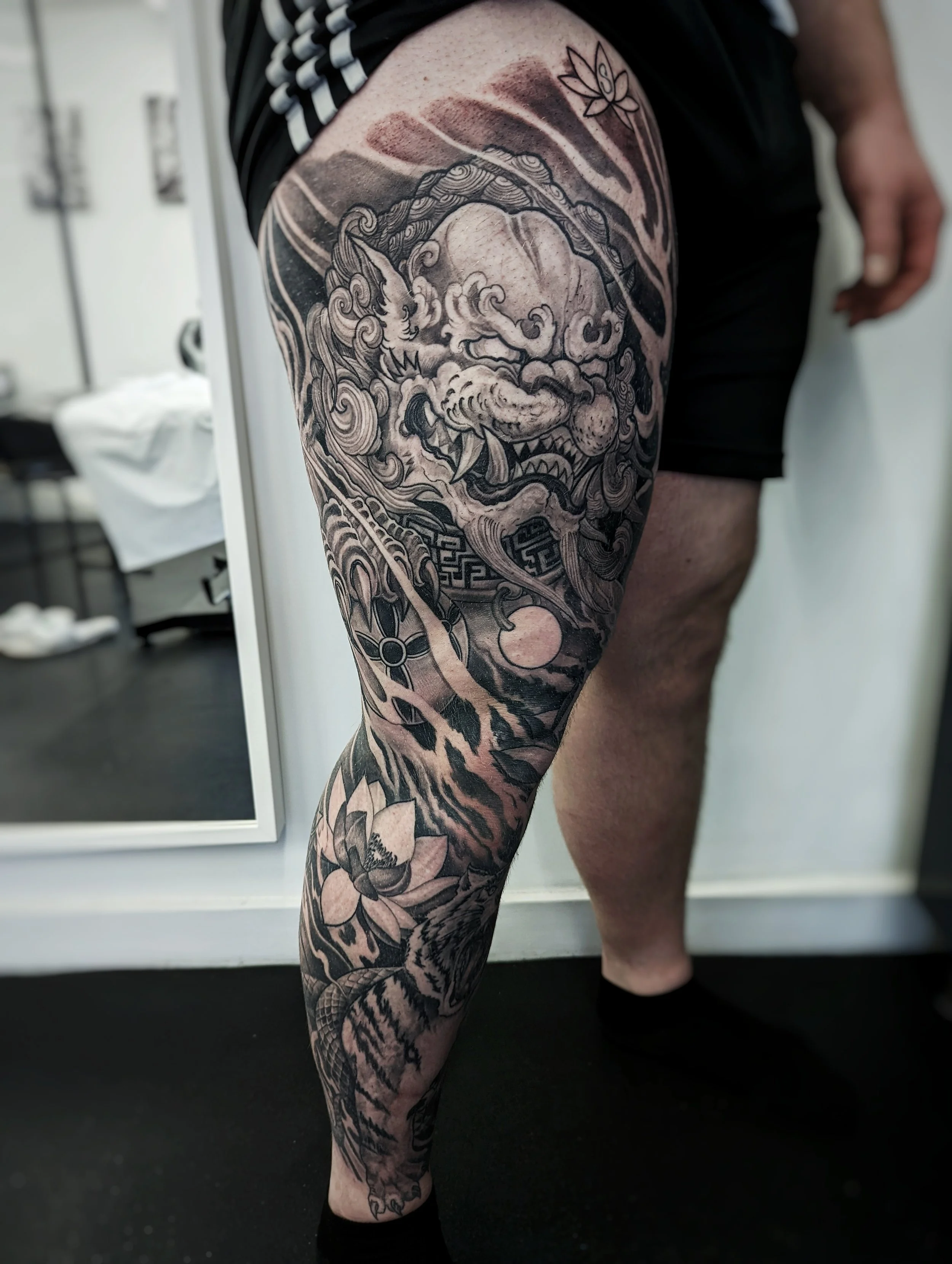 japanese-leg-sleeve-tattoo-toddington-bedfordshire.jpg