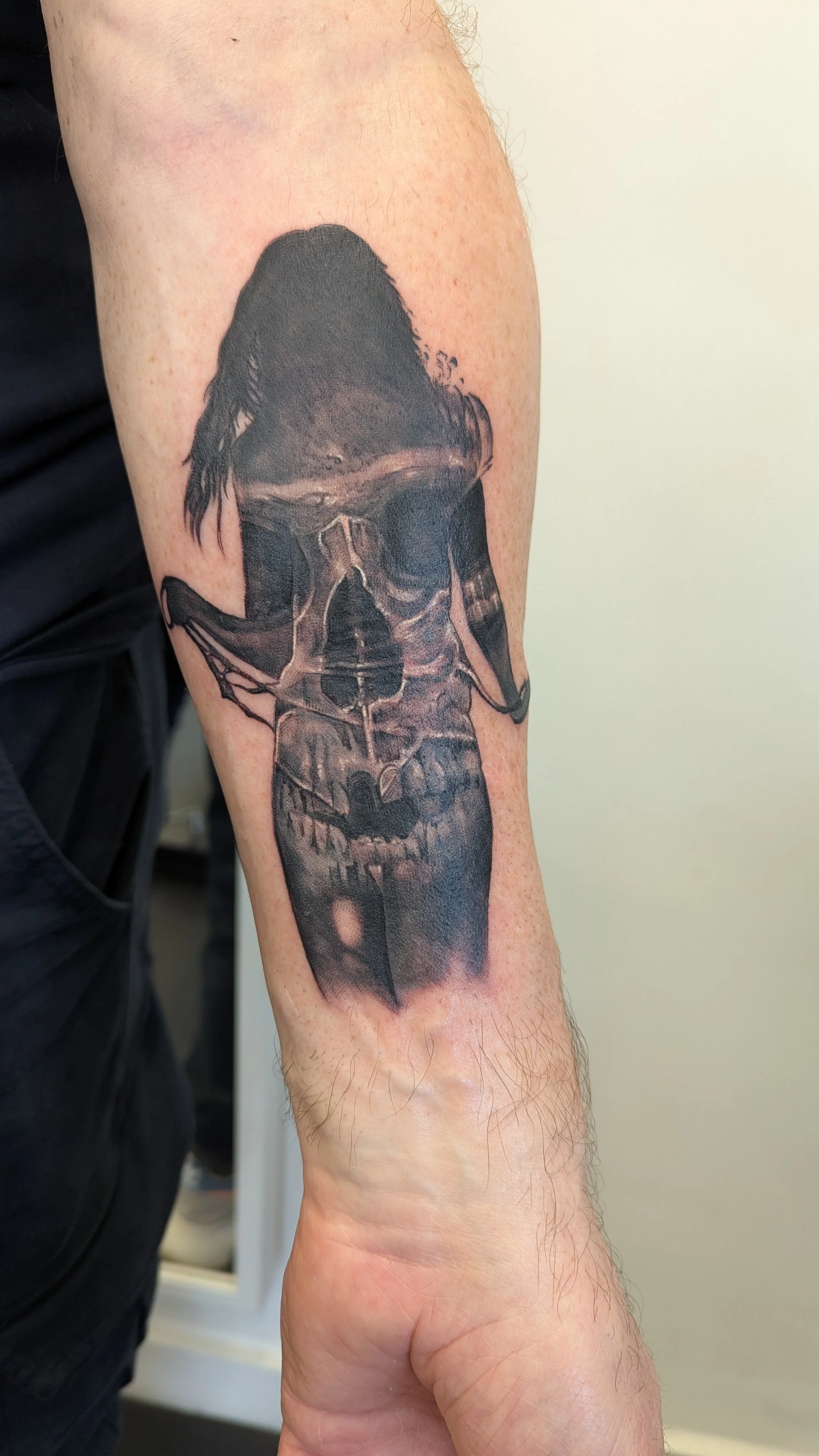 black-grey-woman-skull-tattoo-toddington-bedfordshire.jpg