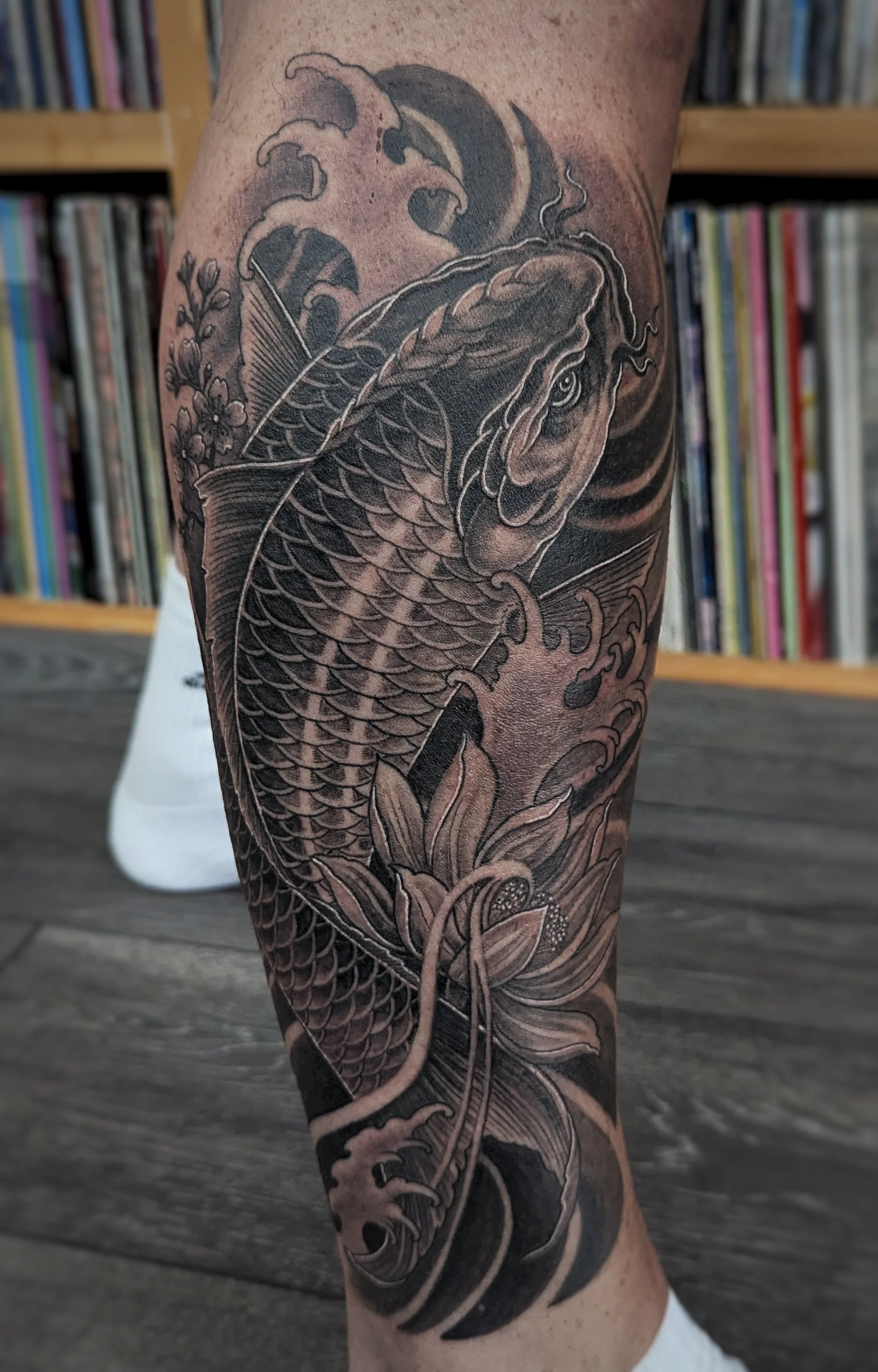 japanese-koi-carp-leg-tattoo-slimshader-toddington-bedfordshire.jpeg