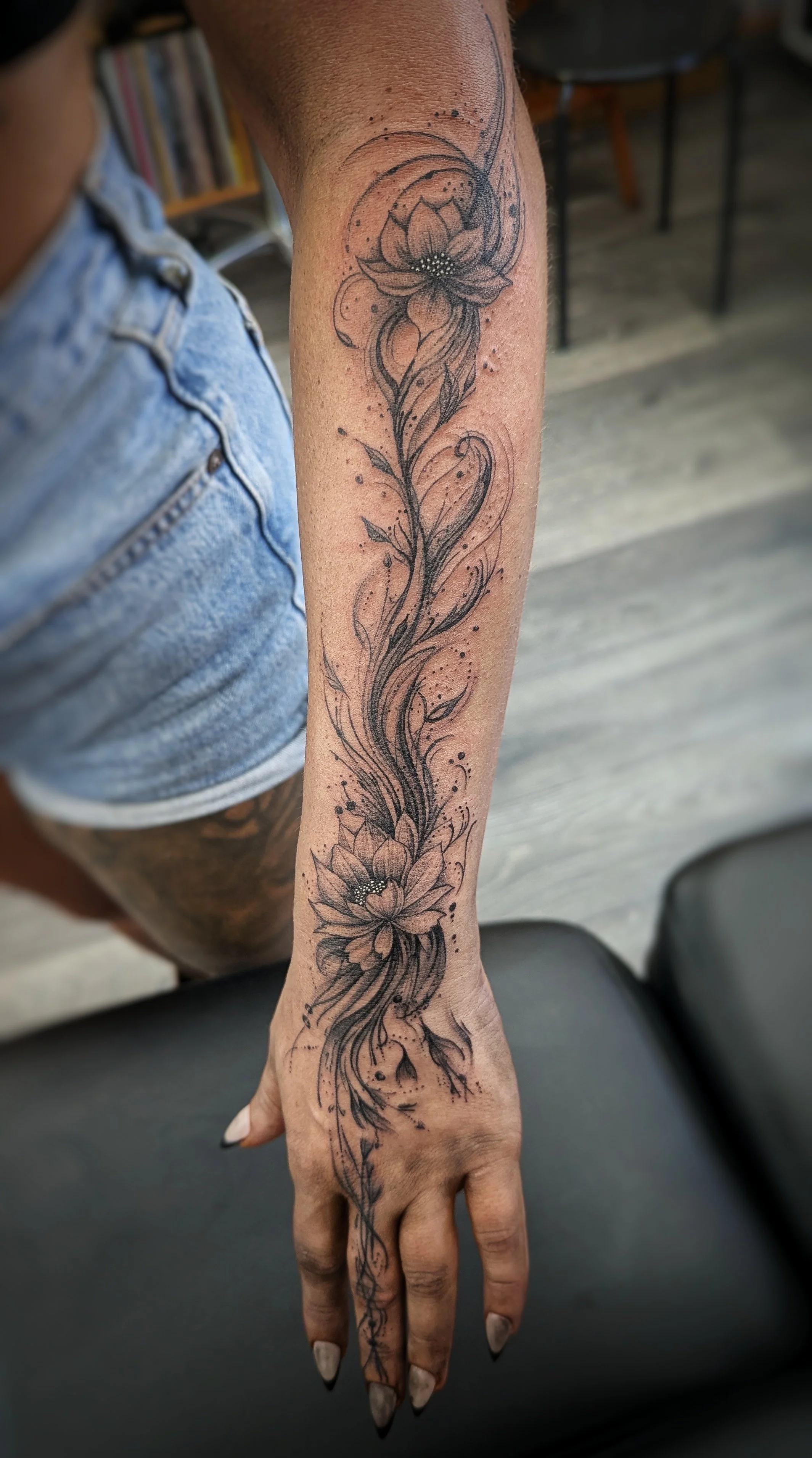 abstract-flower-pattern-tattoo-toddington-bedfordshire.jpeg