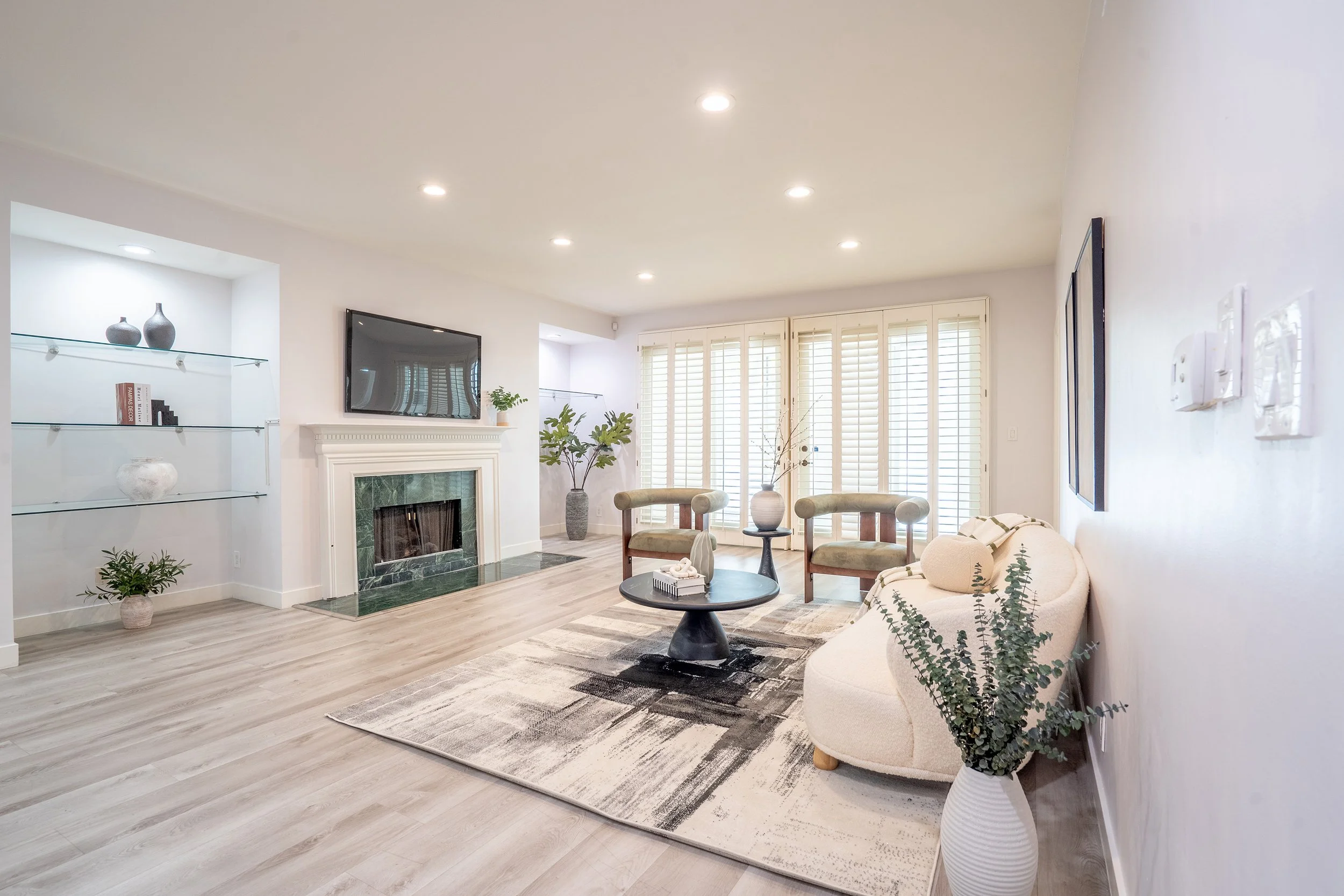 4595 Wilshire blvd
