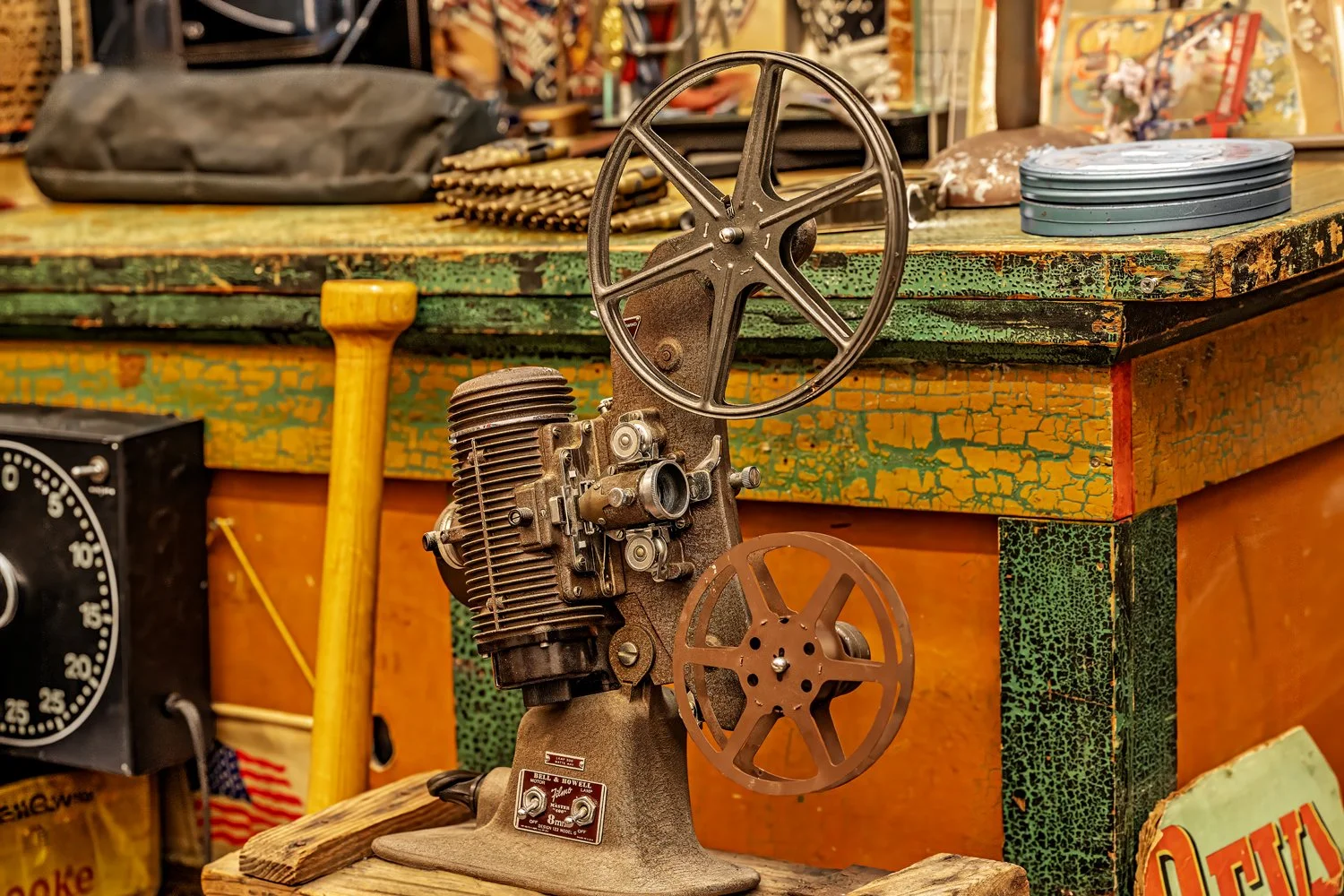 Forestwood Antique Mall, Dallas projector.jpg