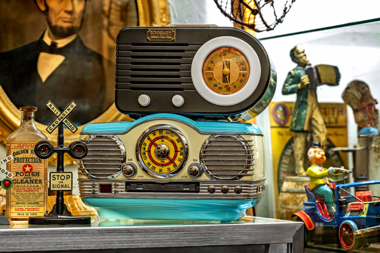 Forestwood Antique Mall, Dallas radios2.jpg