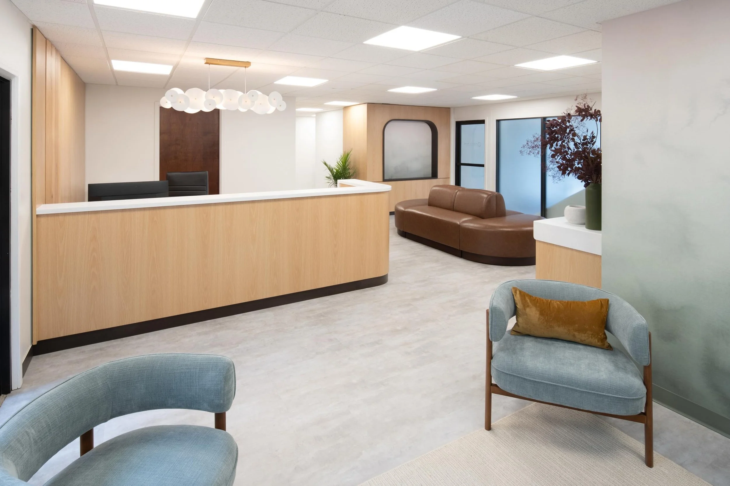 Great healthcare environments are built through strong partnerships and a shared commitment to excellence. Enliven Construction was proud to collaborate with Architect @lovettkeshetstudio to deliver this renovation for @naturalisplasticsurgery 
 
We&