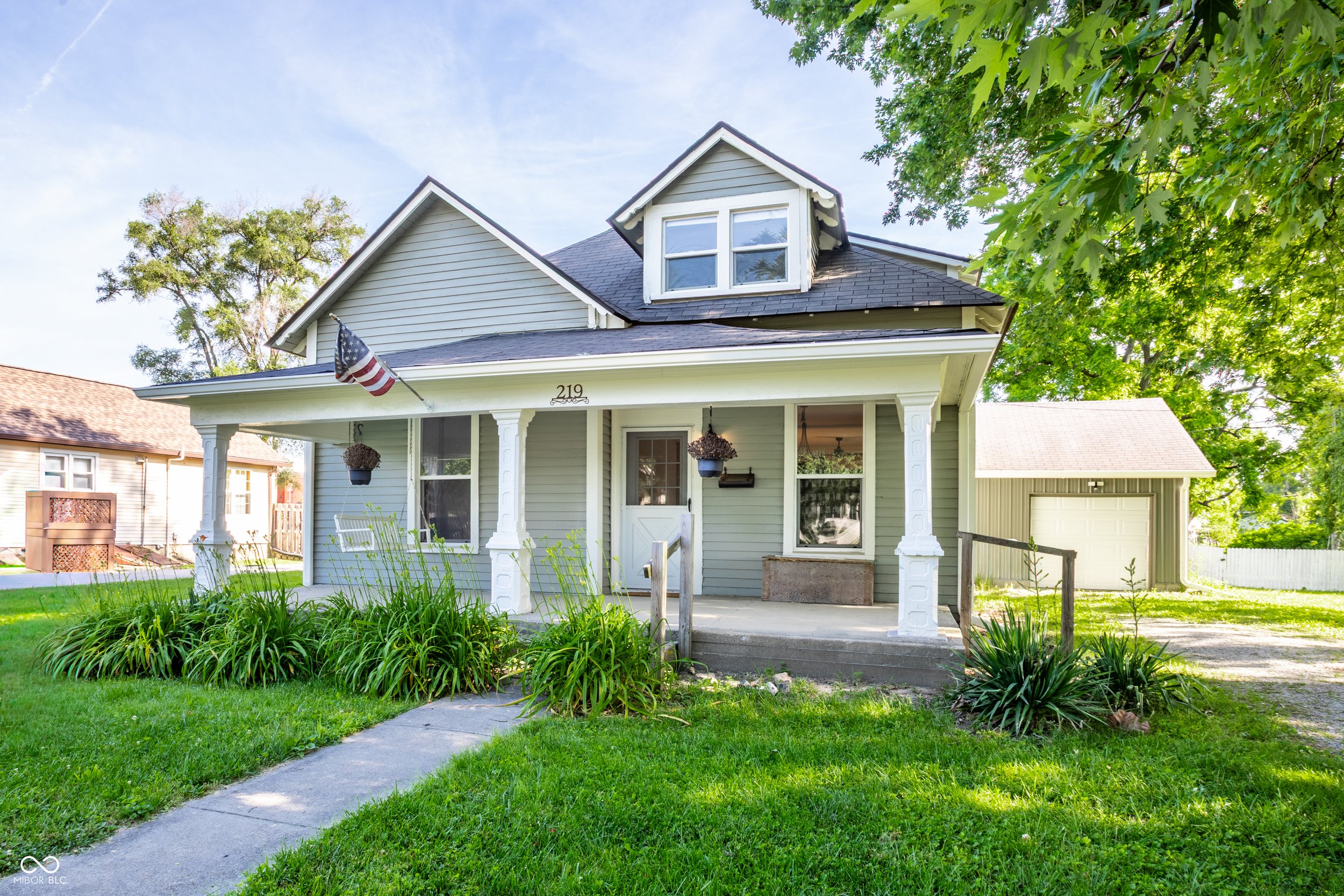 Pending: 219 W Garden St, Fortville, IN 46040