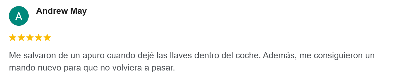 Customer review with five stars in Spanish for OpenAll Locksmith about being saved from a car lockout and receiving a new key to avoid being stranded.