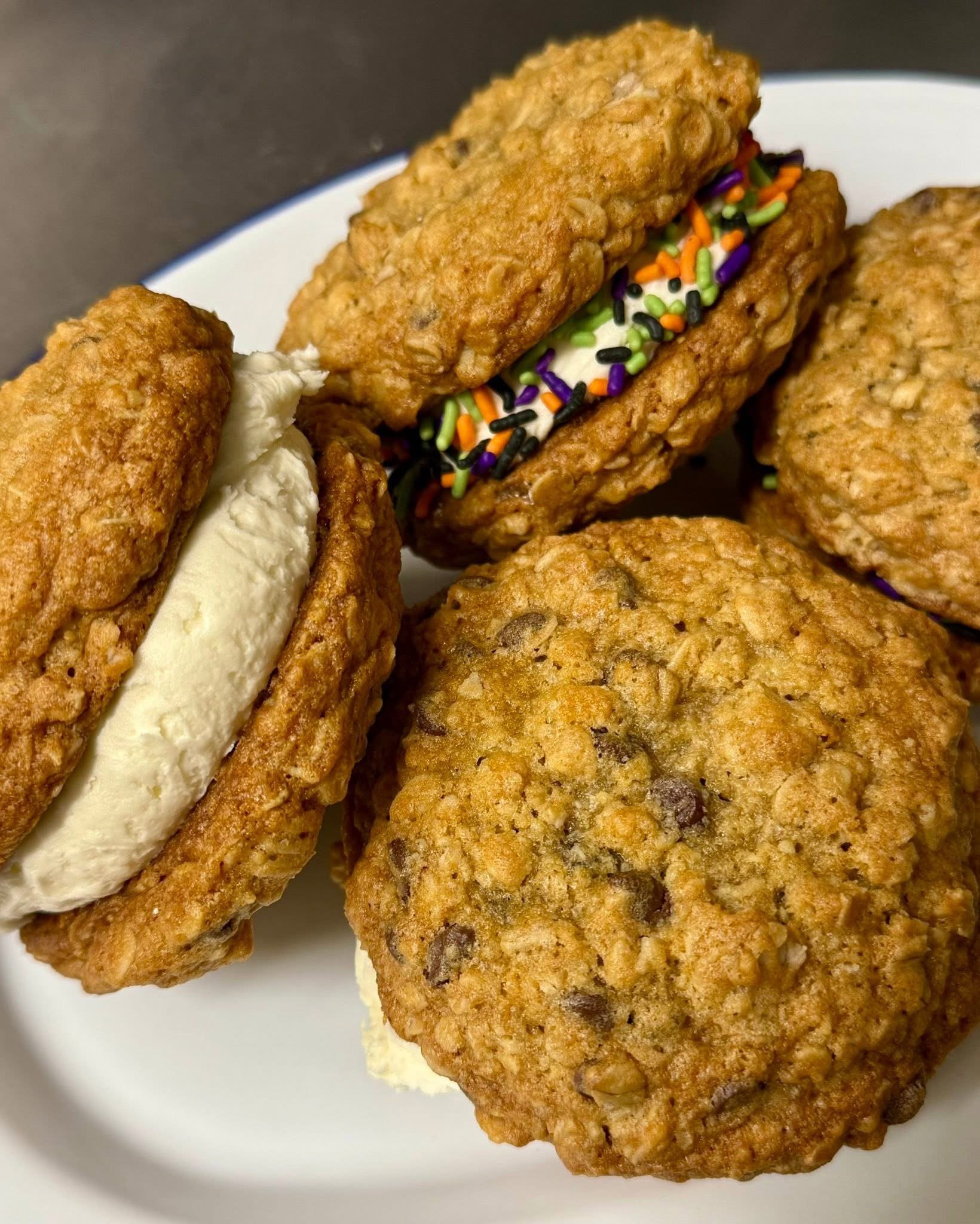 Oatmeal Cookie Sandwhich