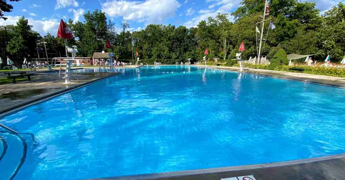 RiverEdgeSwimClub 2.jpg