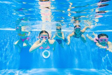 Kids under water.jpg