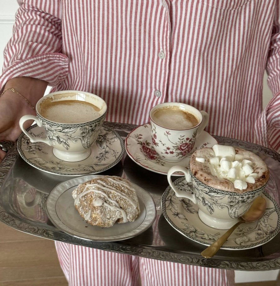 Merry &amp; bright: cozy books, films, music for the holidays