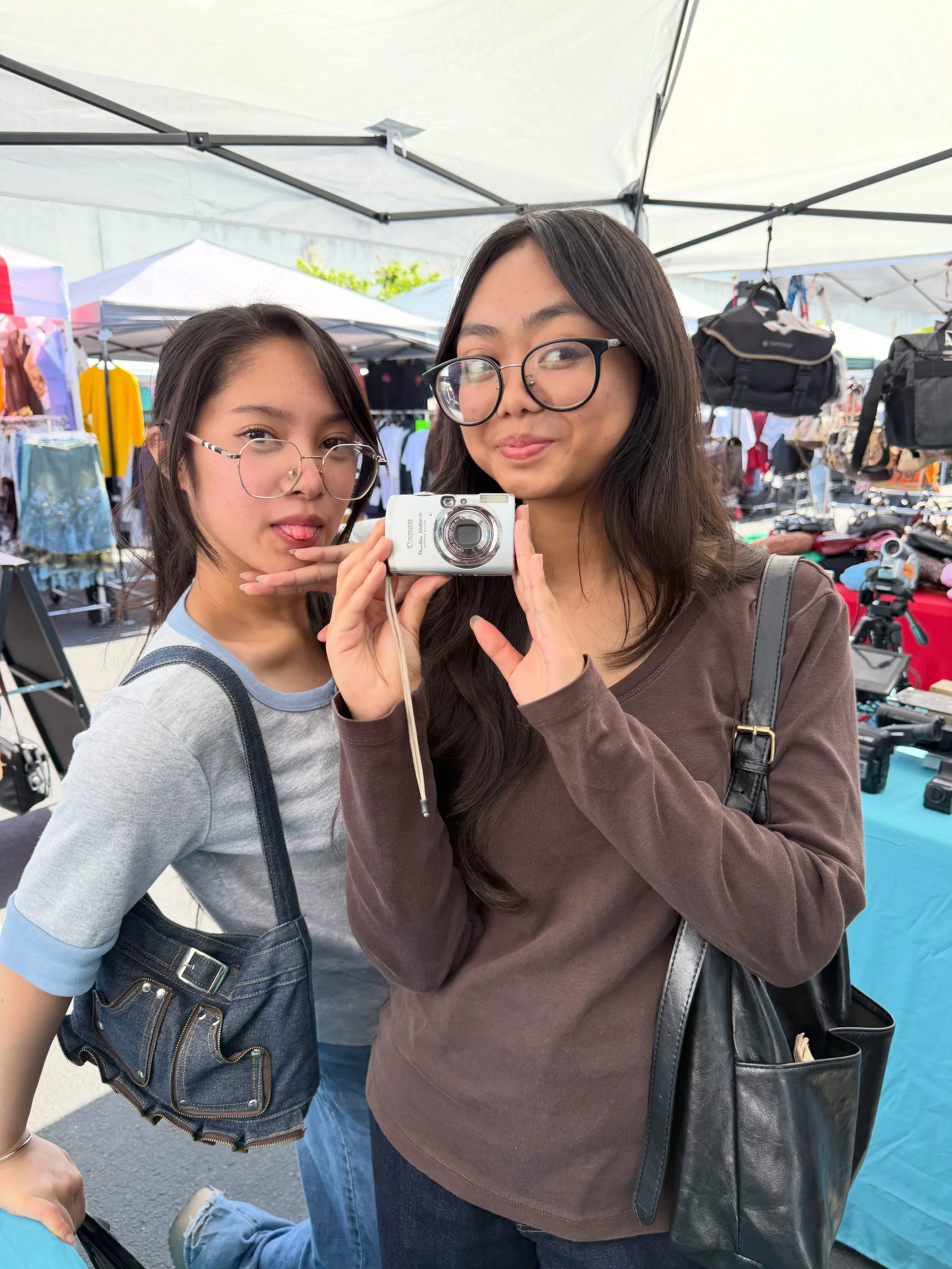It&rsquo;s a beautiful day in the neighborhood! @silverlakeflea has so many cool vendors.  Come check us out every Saturday this Summer #vintage #shopping #digicam #camcorder #walkman
