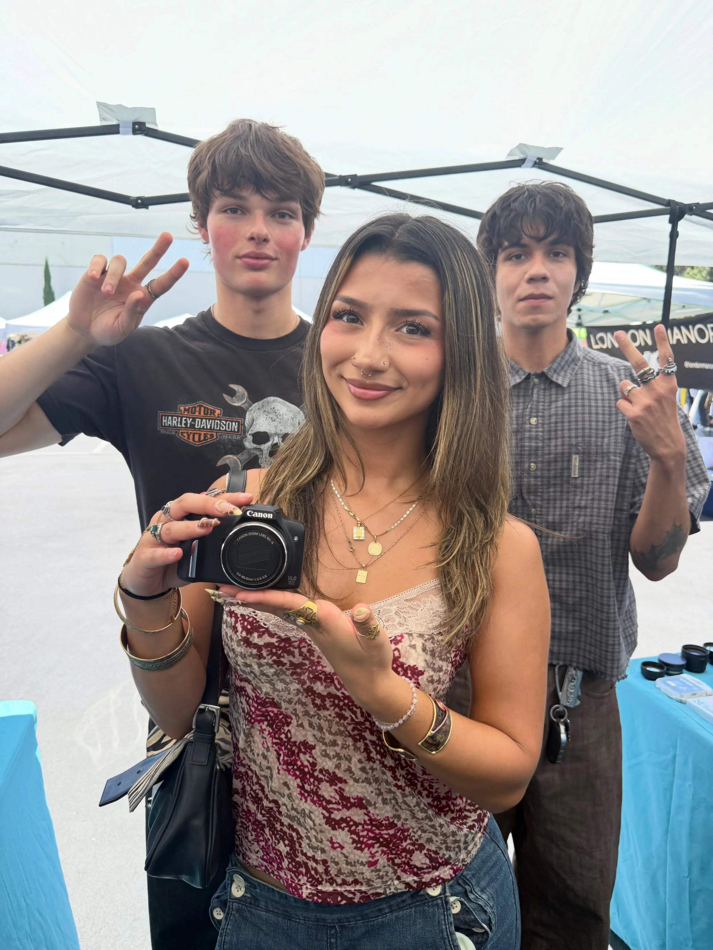 Get your #vintage #digicam #camcorder and so much more @silverlakeflea every Saturday! #VHS #CCD